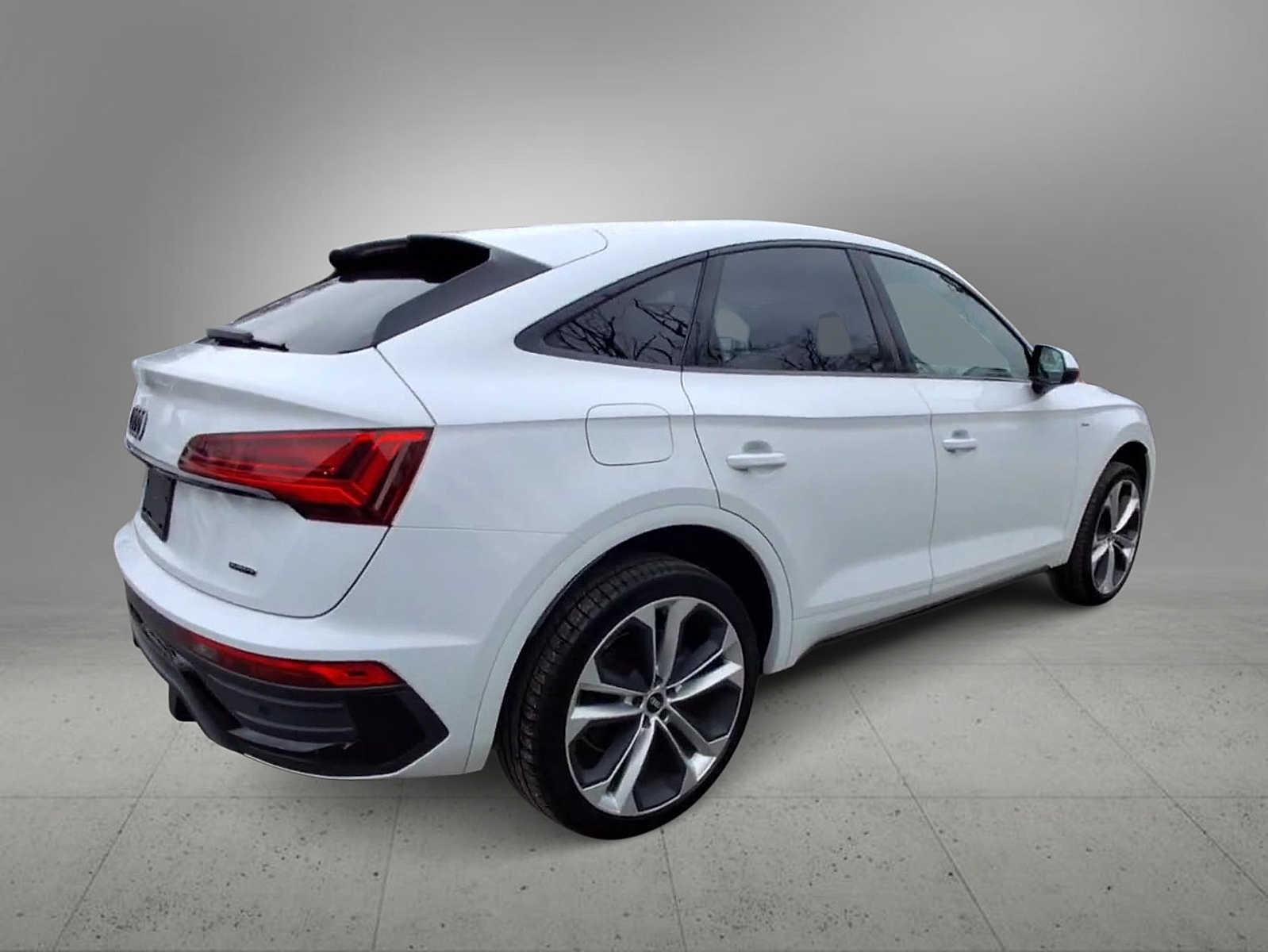 Thumbnail: 2022 Audi Q5 - 8