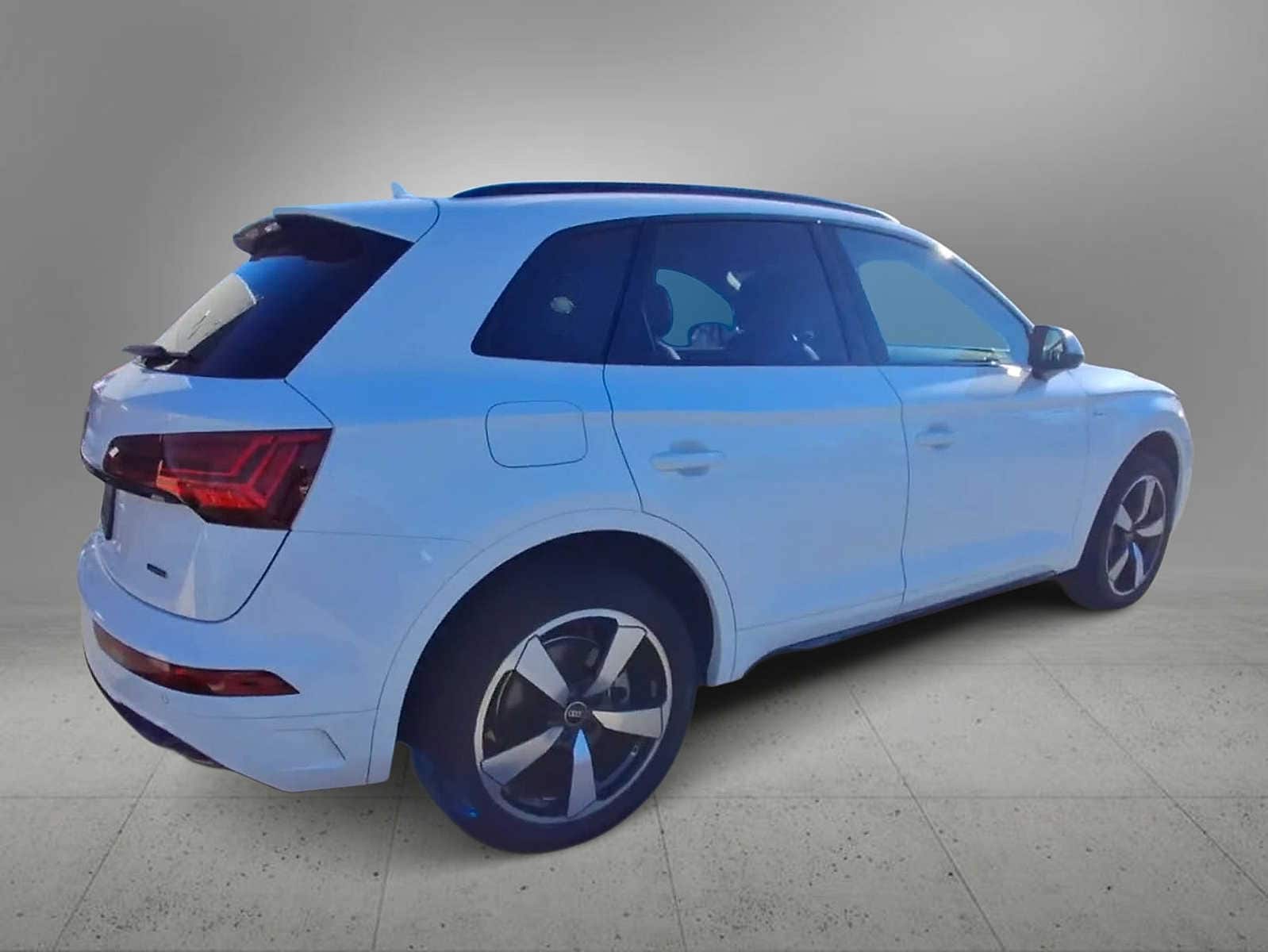 Thumbnail: 2022 Audi Q5 - 8