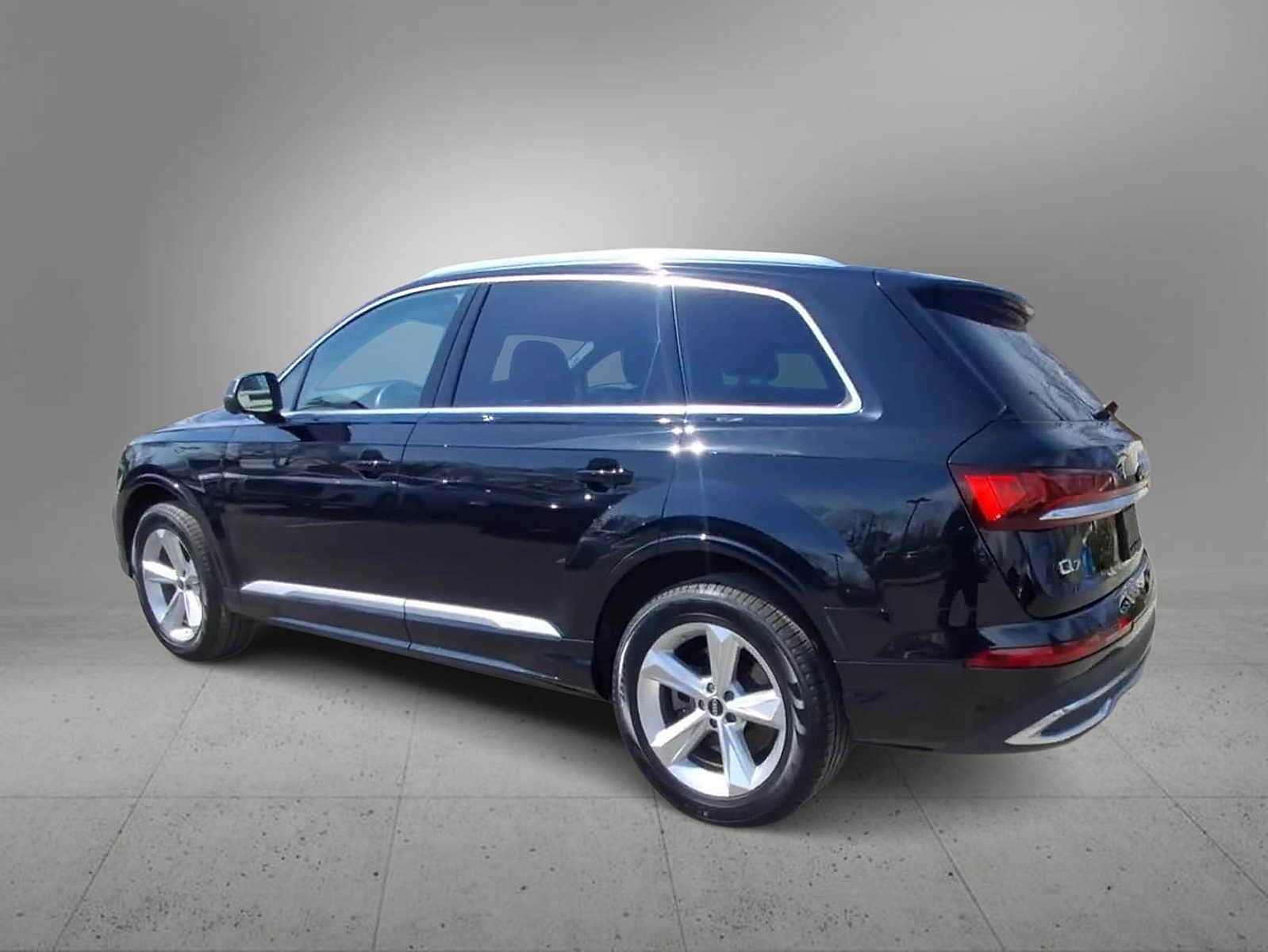Thumbnail: 2023 Audi Q7 - 6