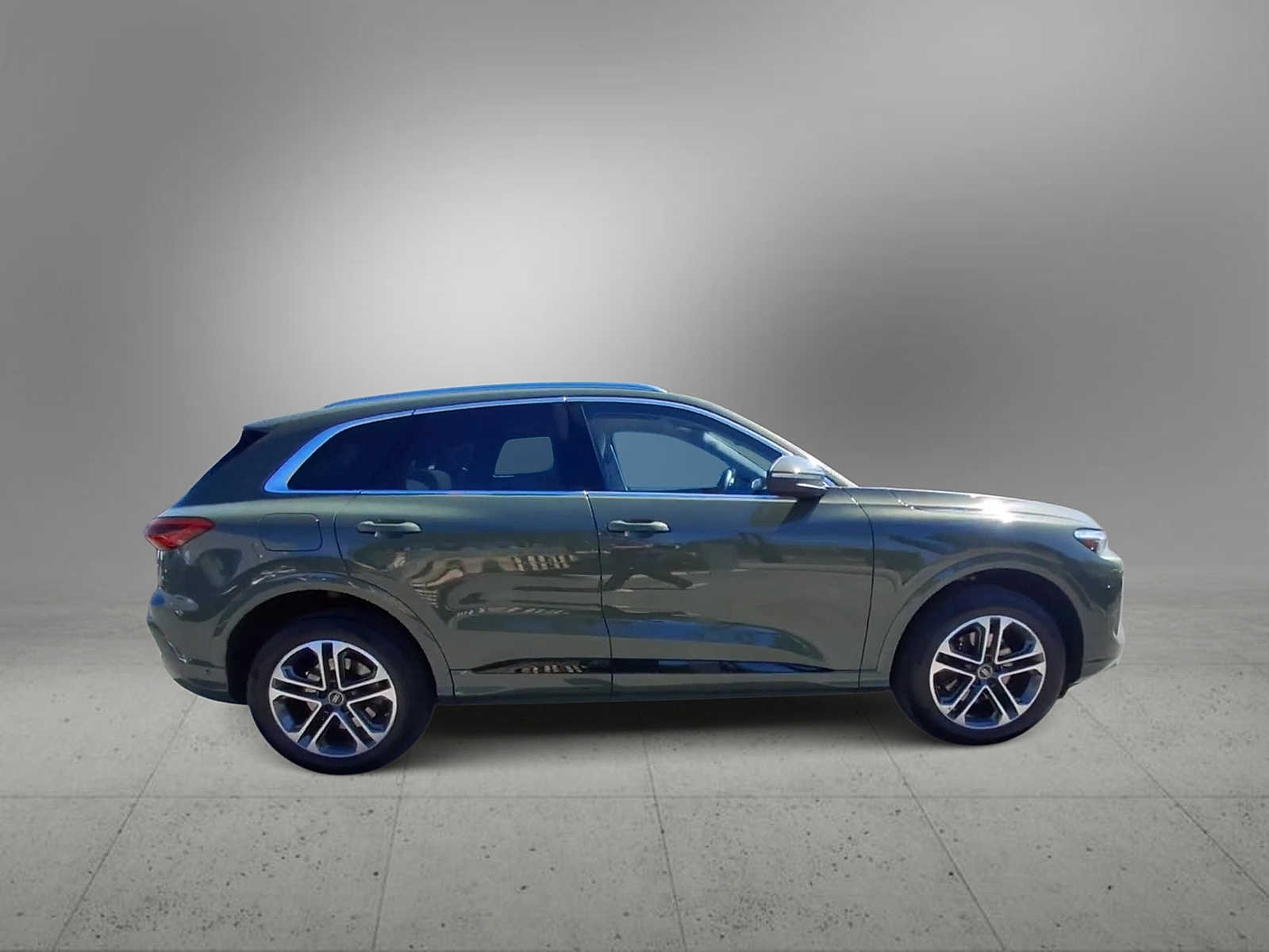 Thumbnail: 2025 Audi Q5 - 8