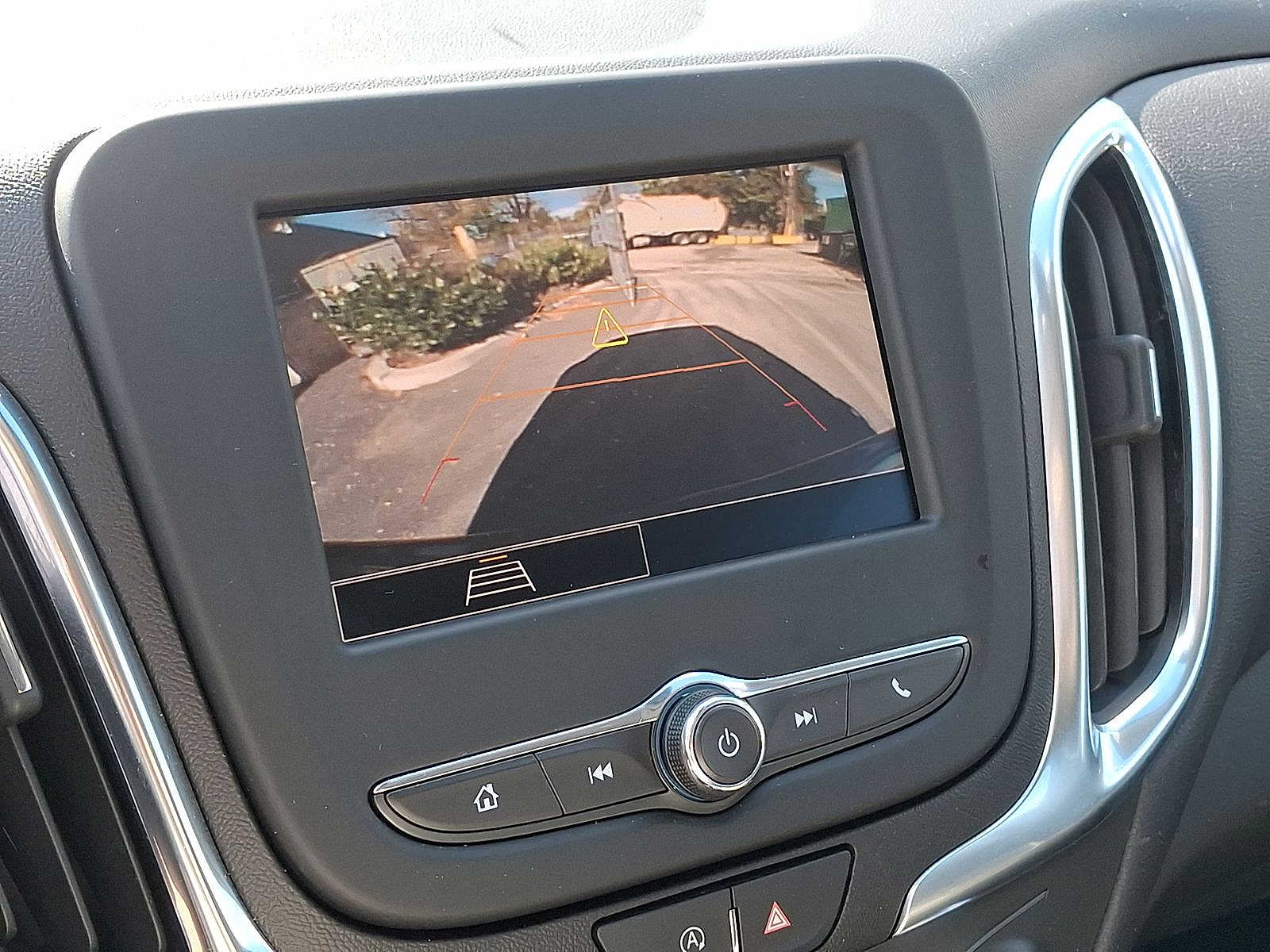 Thumbnail: 2022 Chevrolet Equinox - 14