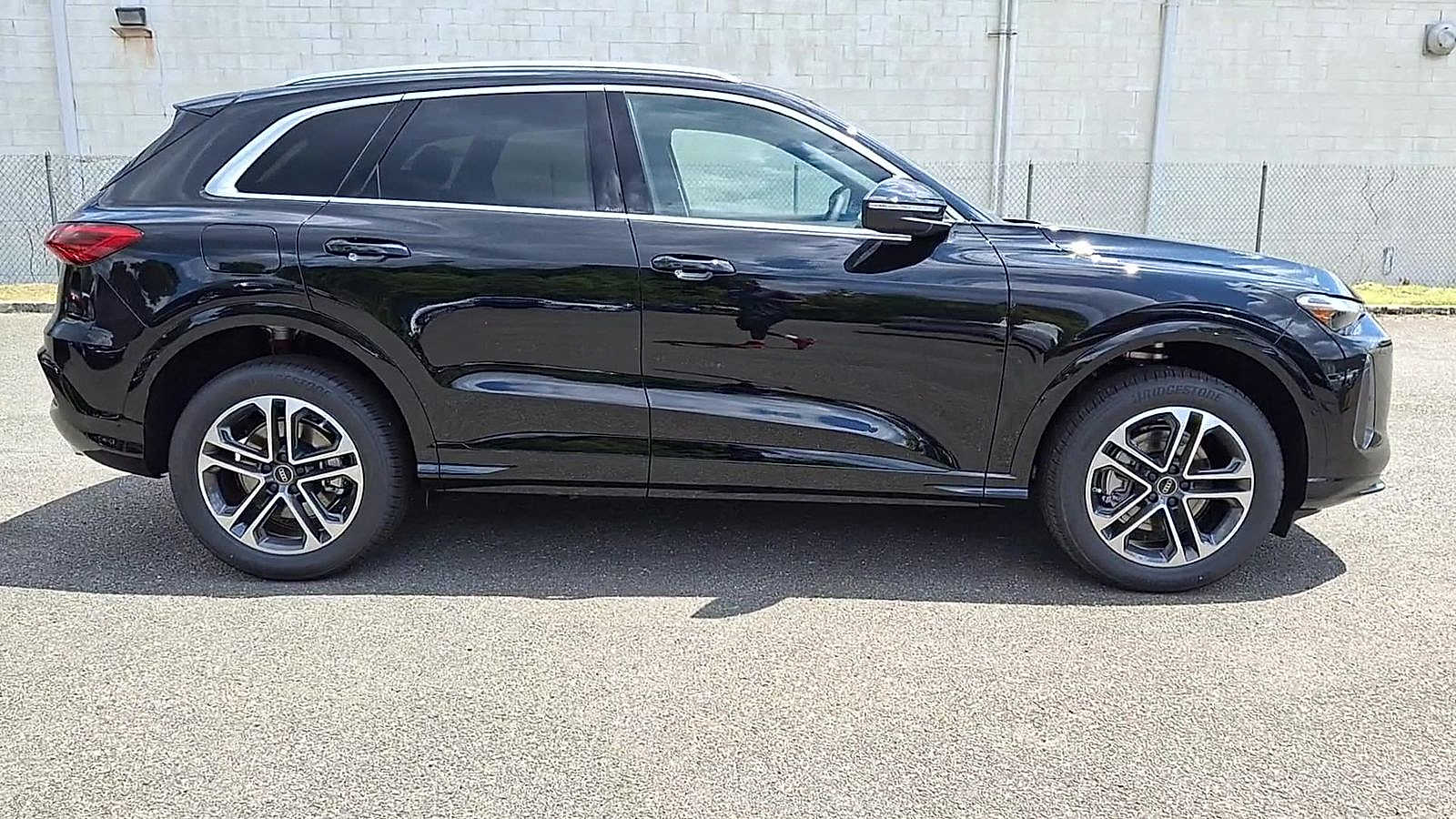 Thumbnail: 2025 Audi Q5 - 5