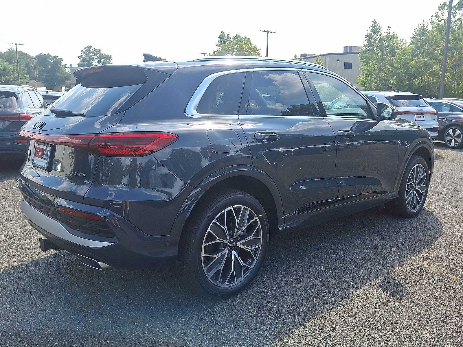 Thumbnail: 2025 Audi Q5 - 12