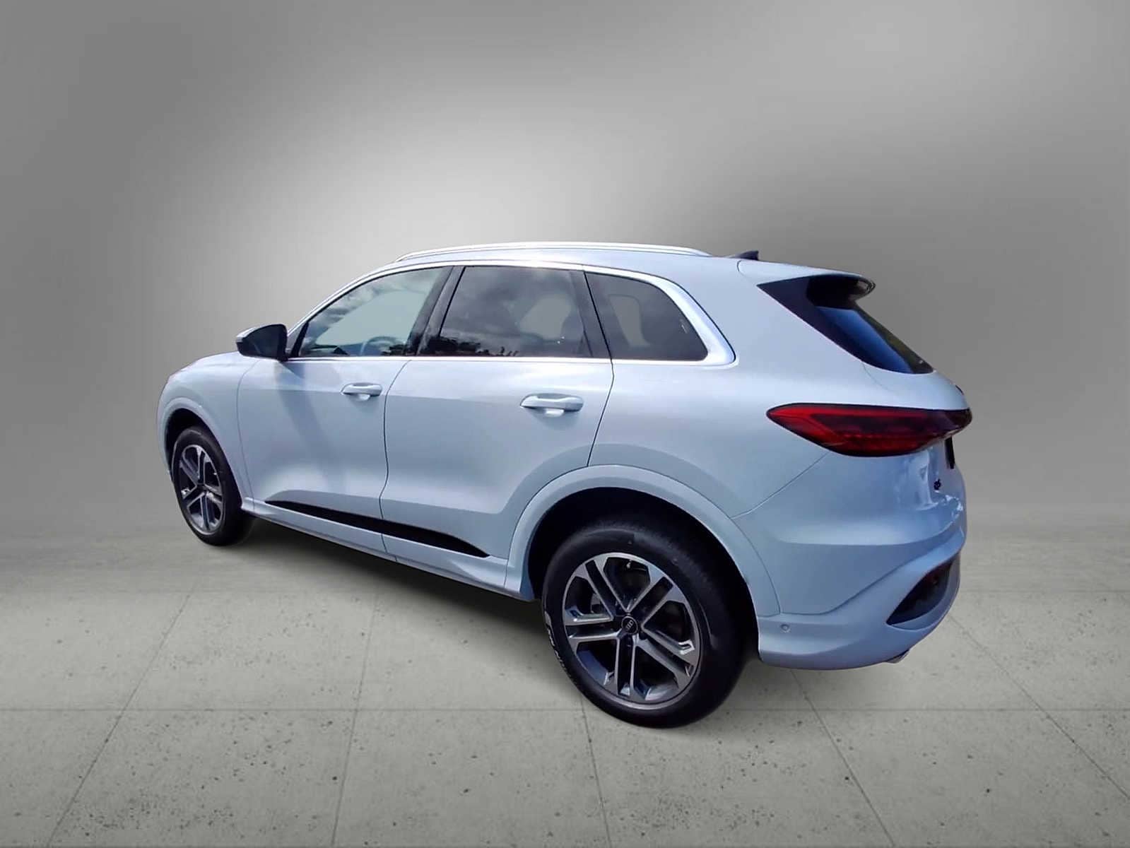 Thumbnail: 2025 Audi Q5 - 6