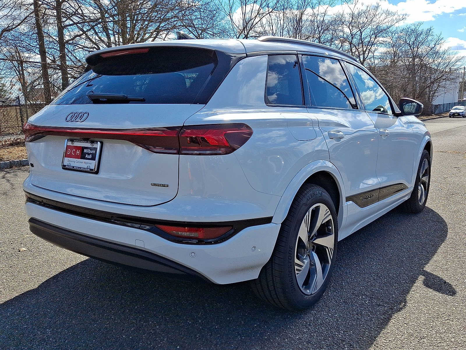 Thumbnail: 2025 Audi Q6 e-tron - 11