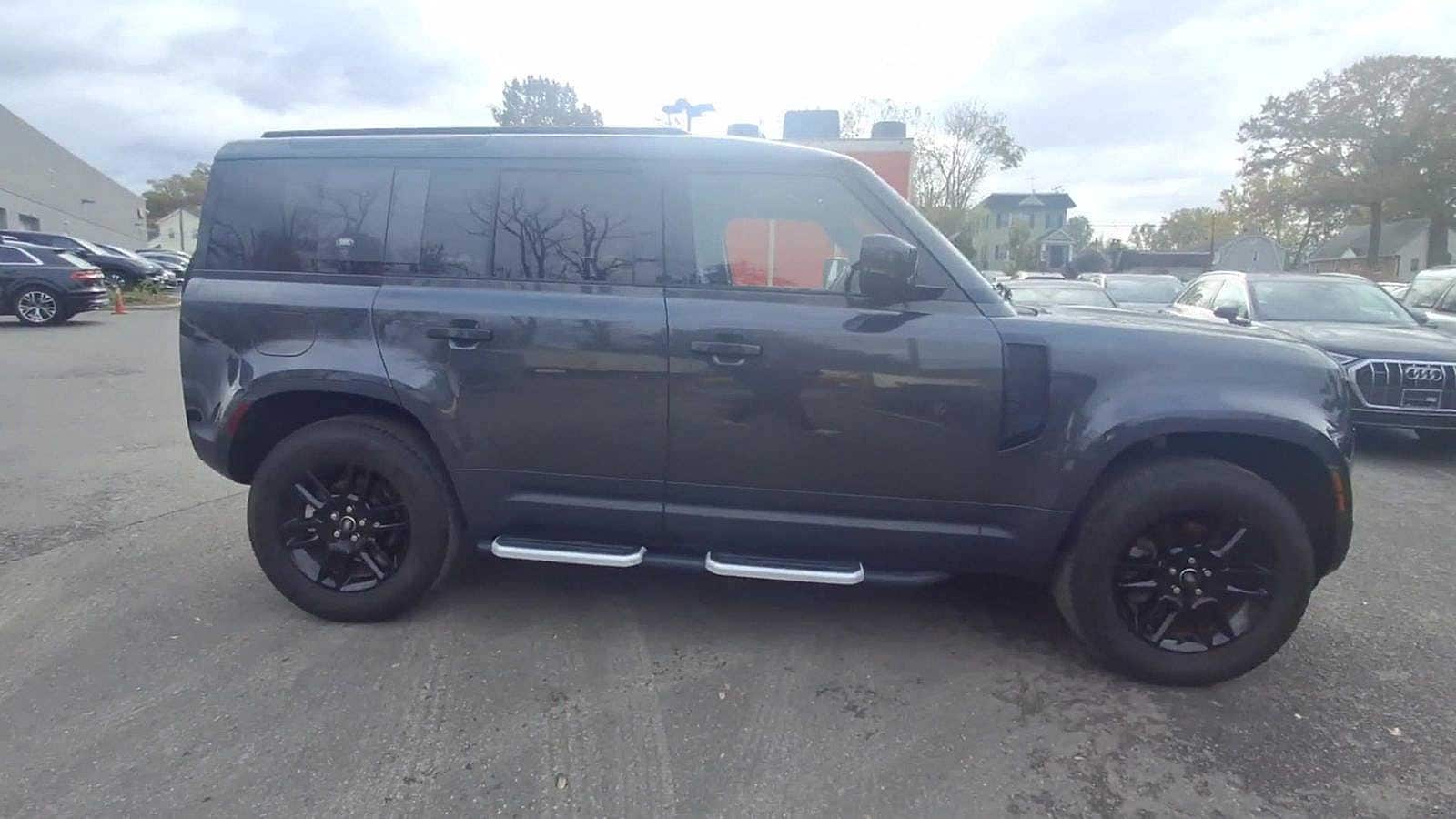 Thumbnail: 2023 Land Rover Defender - 9