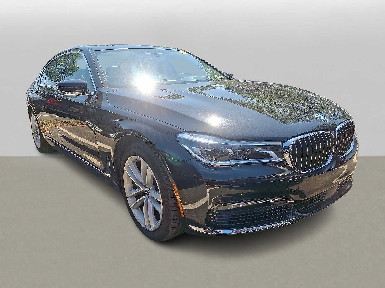 Thumbnail: 2016 BMW 7 Series - 2