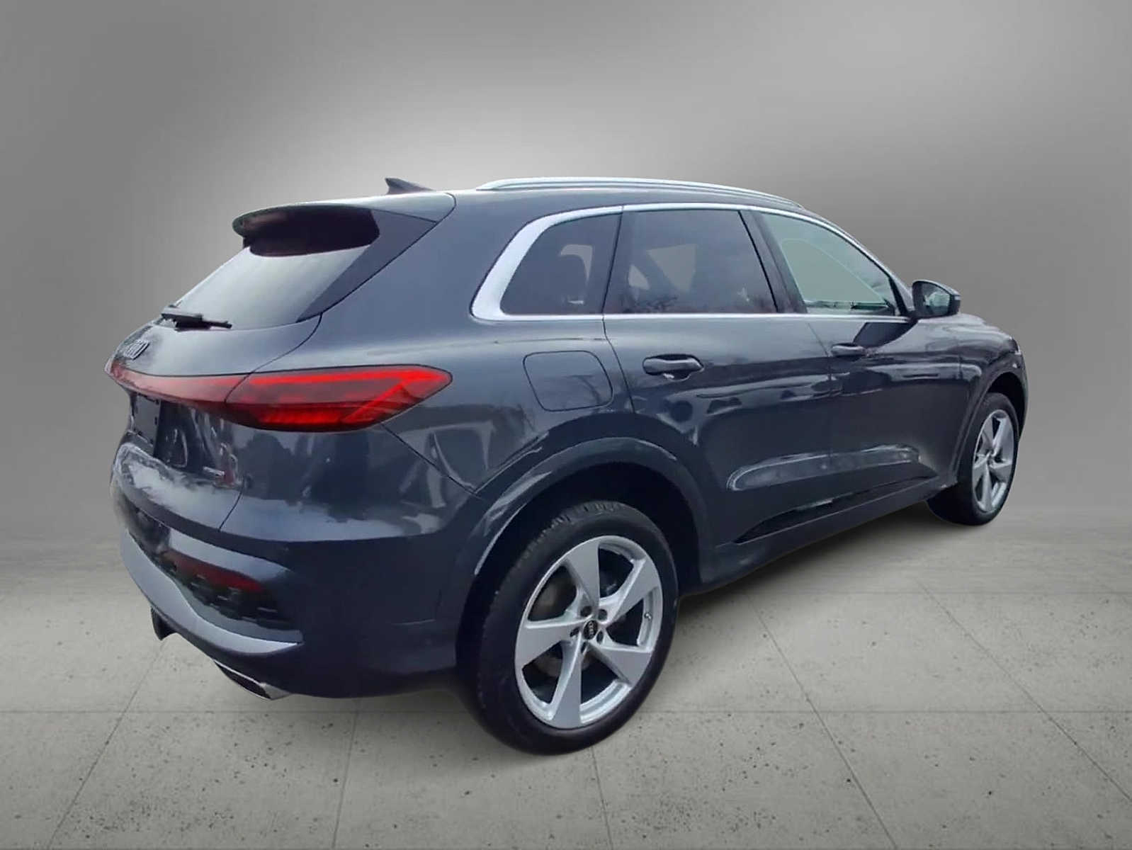 Thumbnail: 2025 Audi Q5 - 8