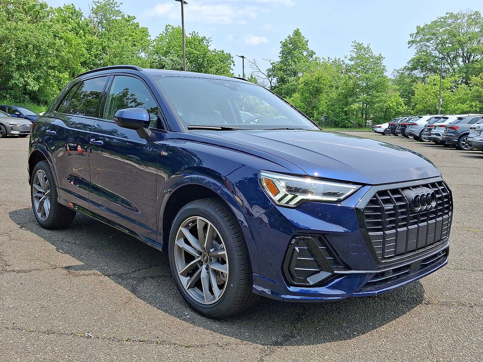 Thumbnail: 2025 Audi Q3 - 10