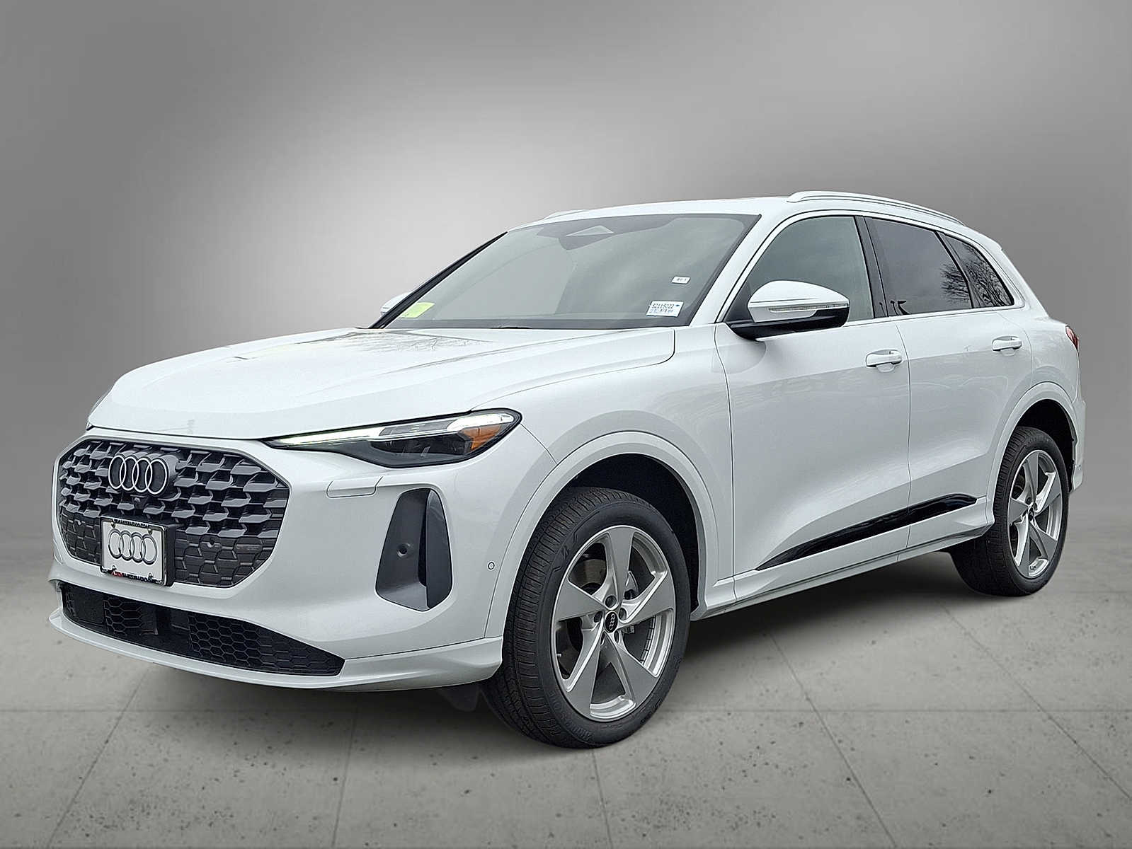 Thumbnail: 2025 Audi Q5 - 1