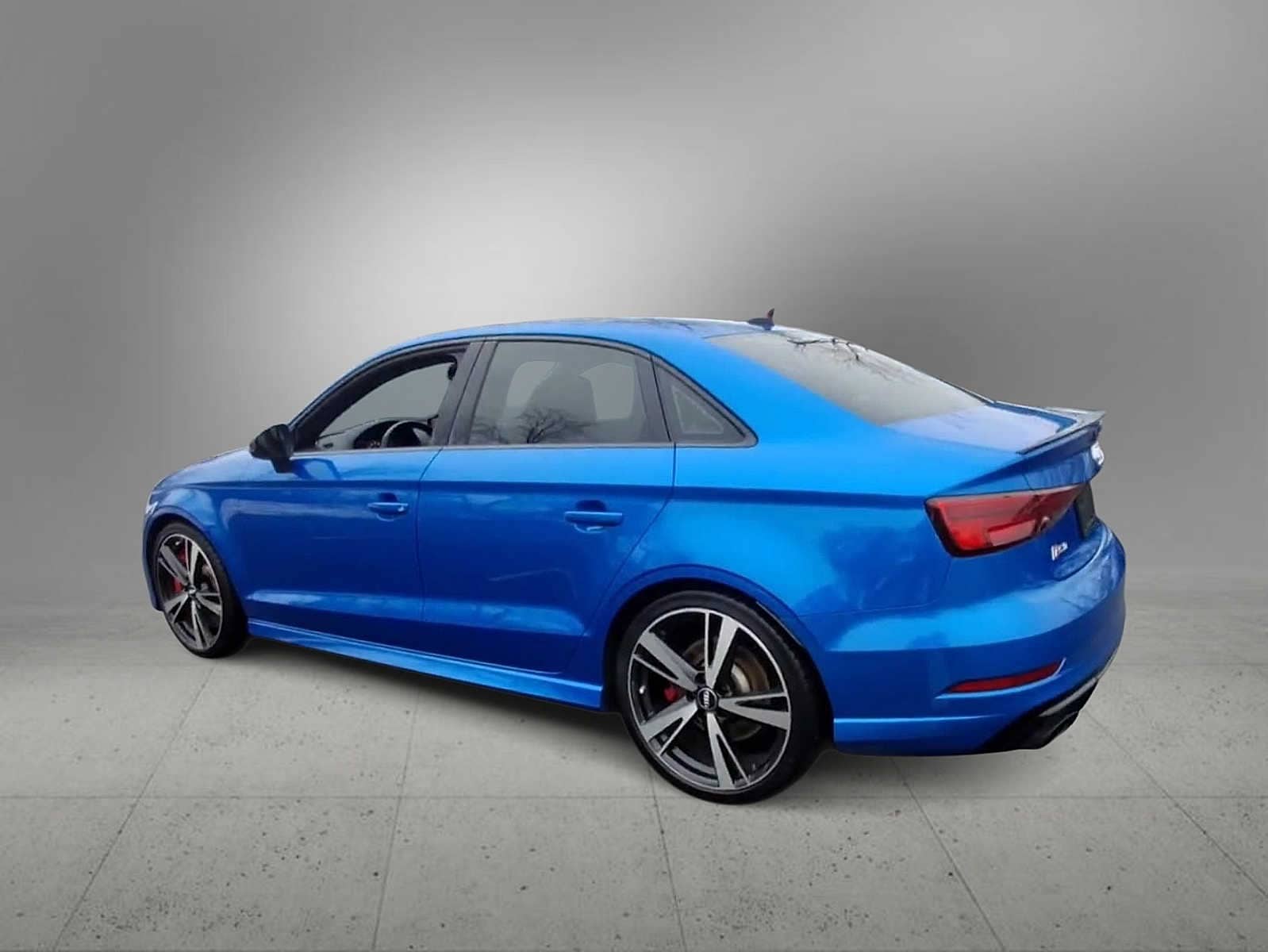 Thumbnail: 2019 Audi RS 3 - 6