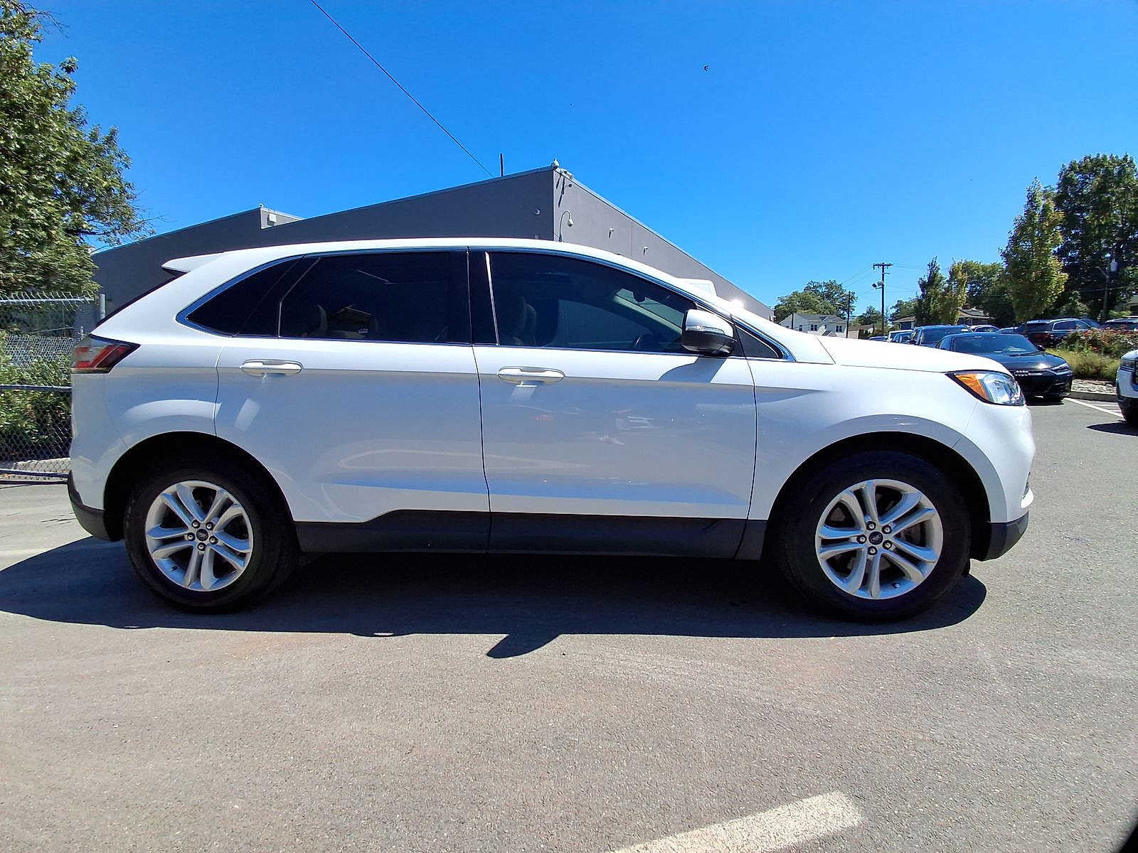Thumbnail: 2020 Ford Edge - 25