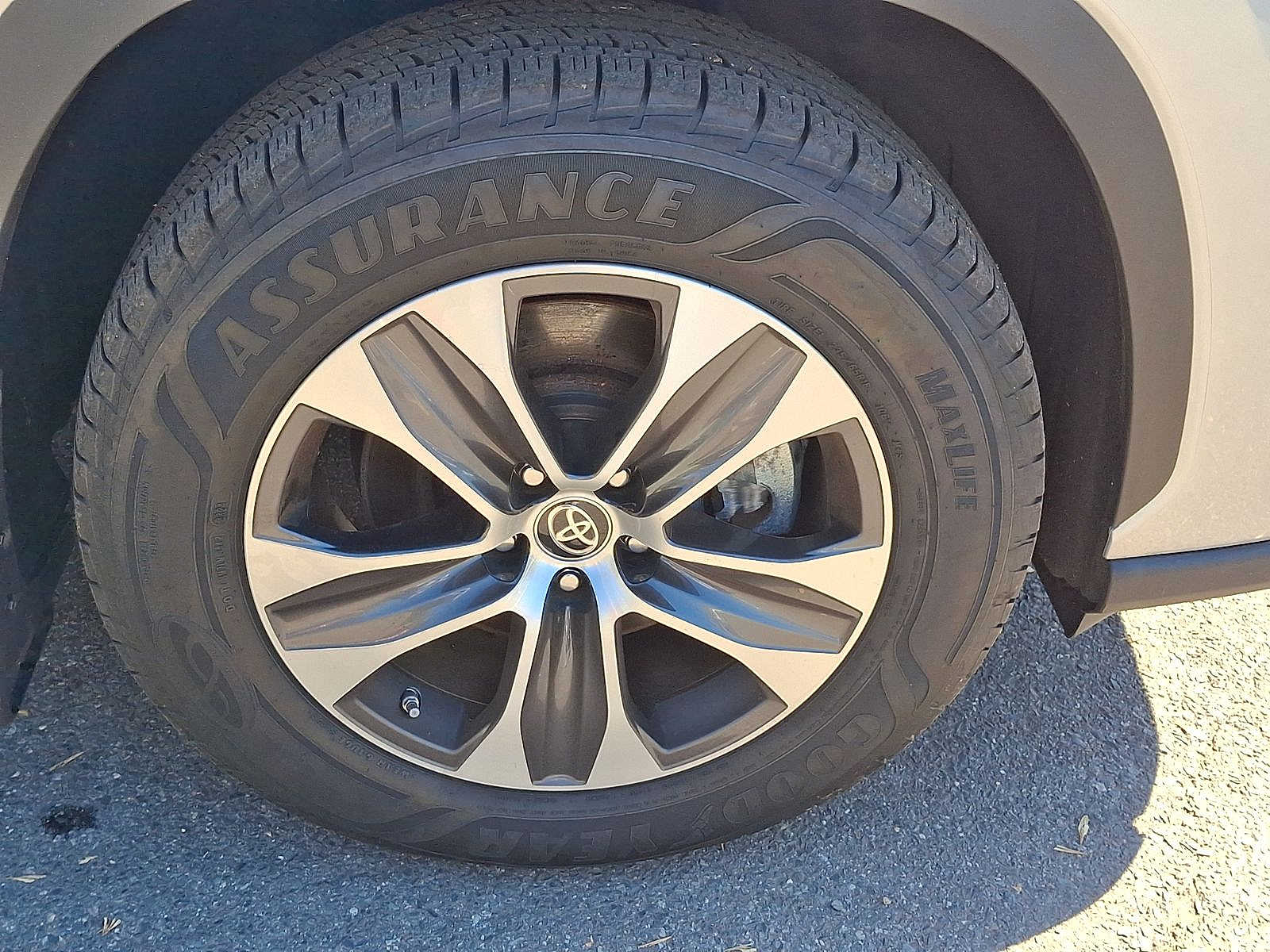 Thumbnail: 2020 Toyota Highlander - 23