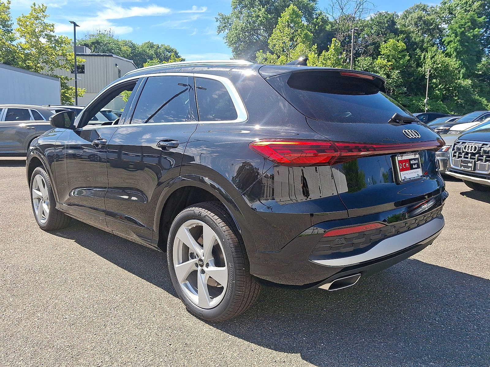 Thumbnail: 2025 Audi Q5 - 11