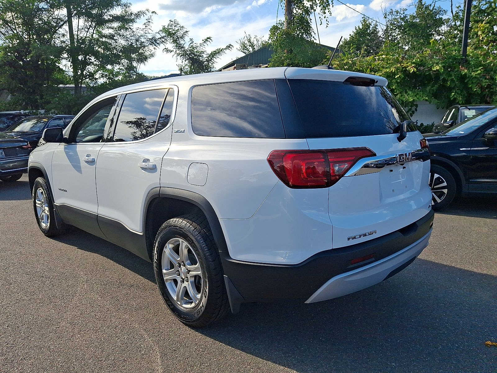 Thumbnail: 2019 GMC Acadia - 22