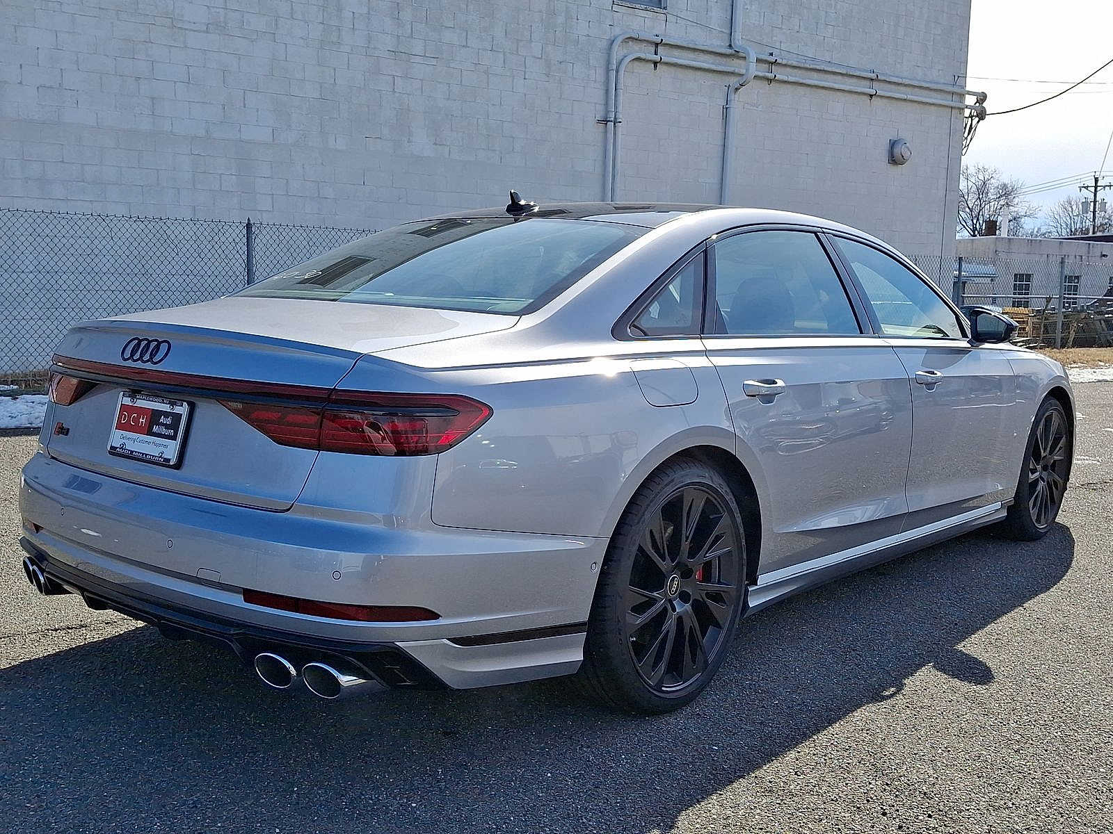 Thumbnail: 2025 Audi S8 - 12