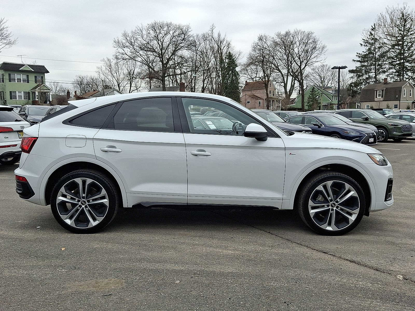 Thumbnail: 2022 Audi Q5 - 26