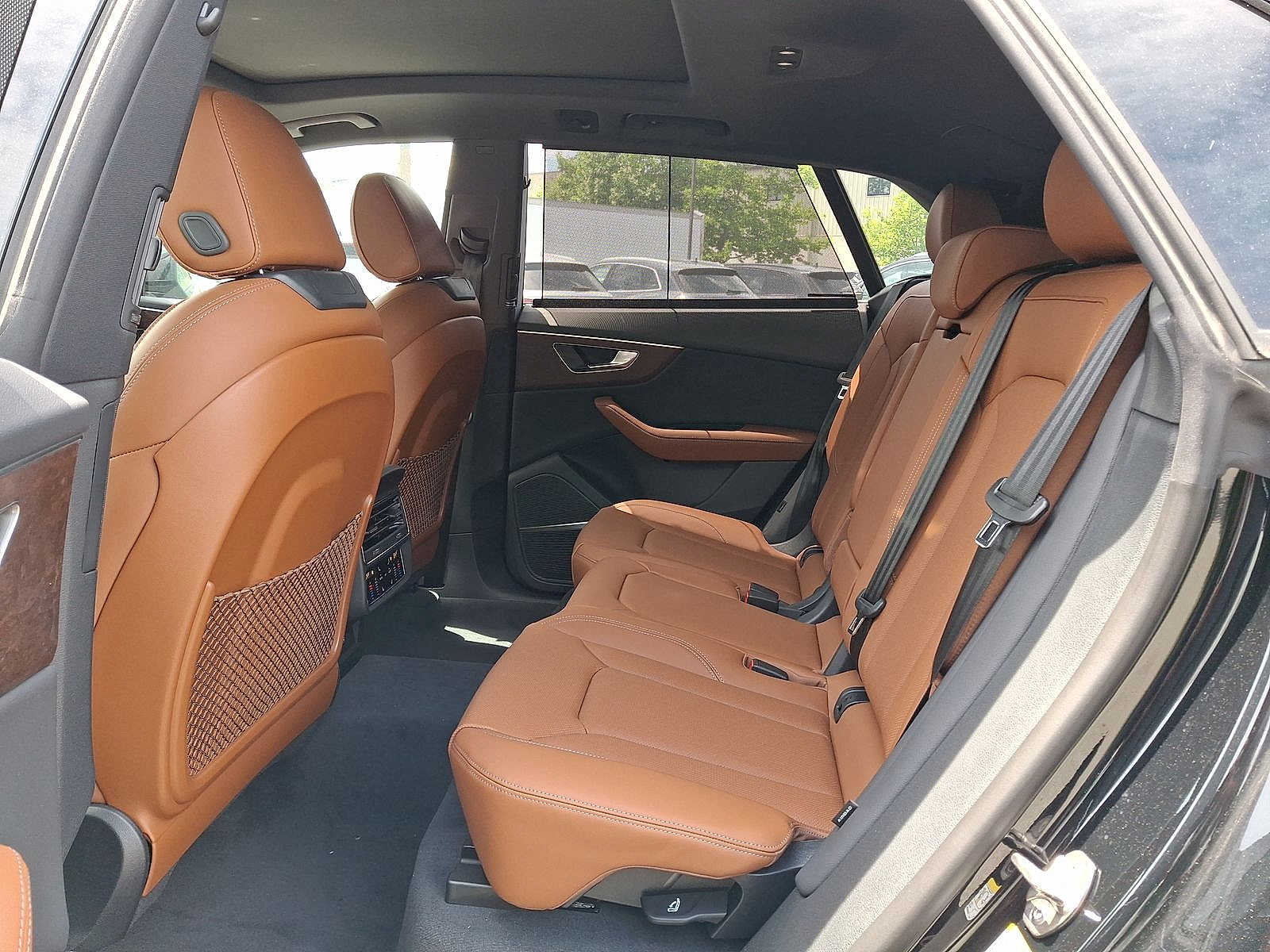 Thumbnail: 2026 Audi Q8 - 19