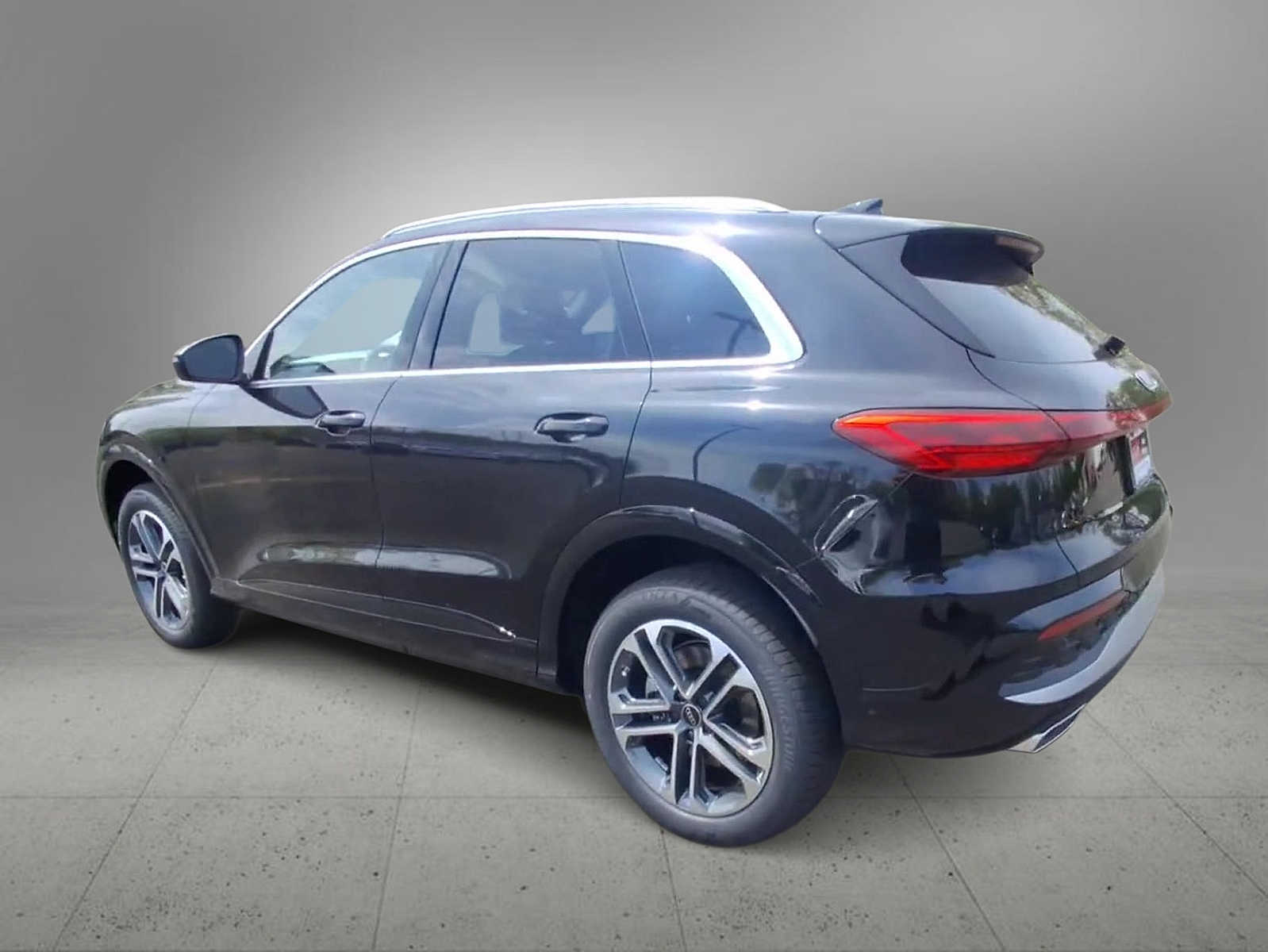 Thumbnail: 2026 Audi Q5 - 6