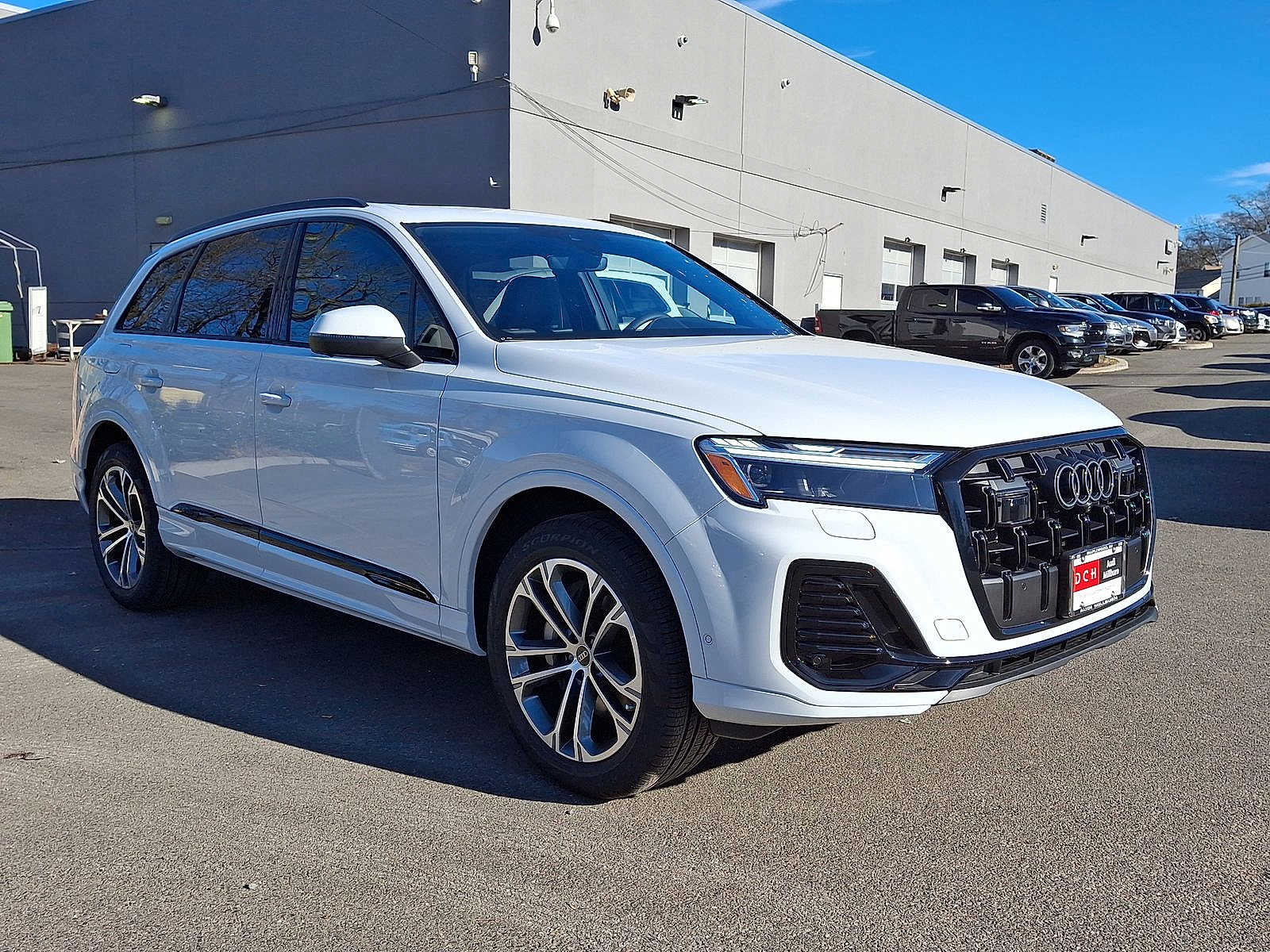 Thumbnail: 2026 Audi Q7 - 10