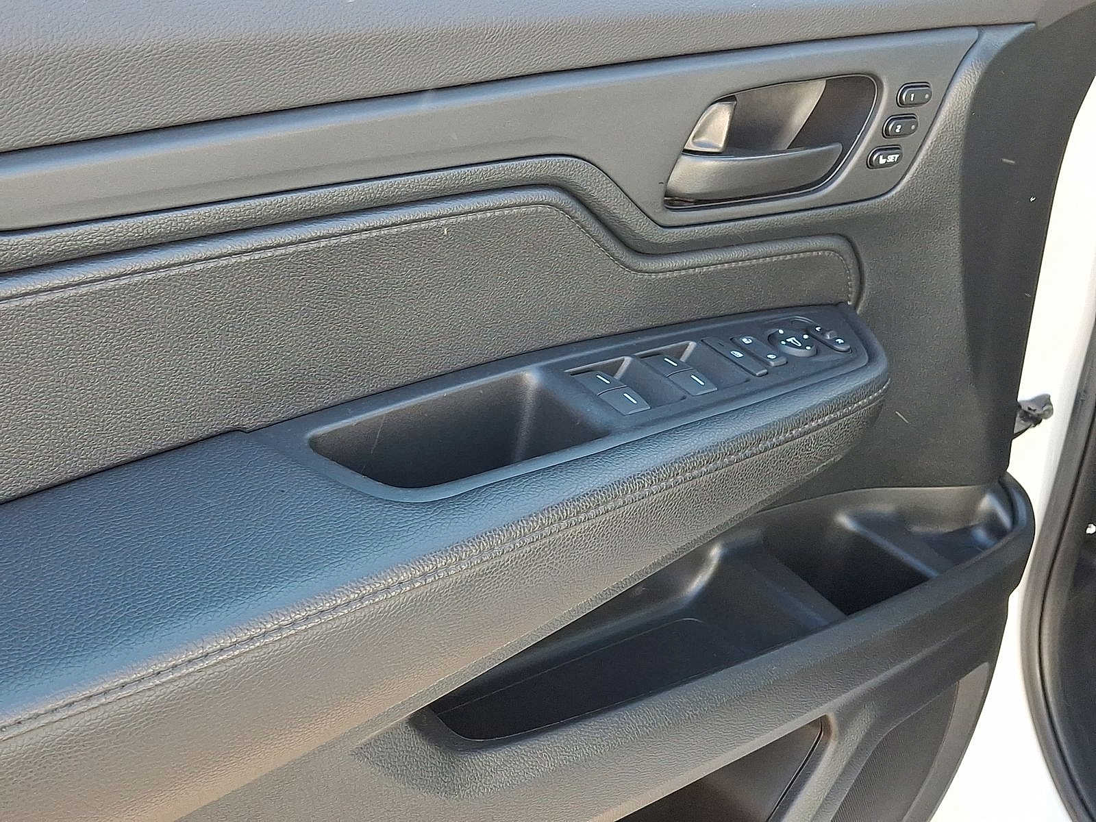 Thumbnail: 2023 Honda Odyssey - 10