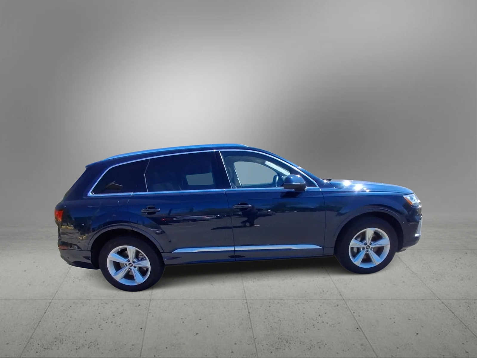 Thumbnail: 2023 Audi Q7 - 9