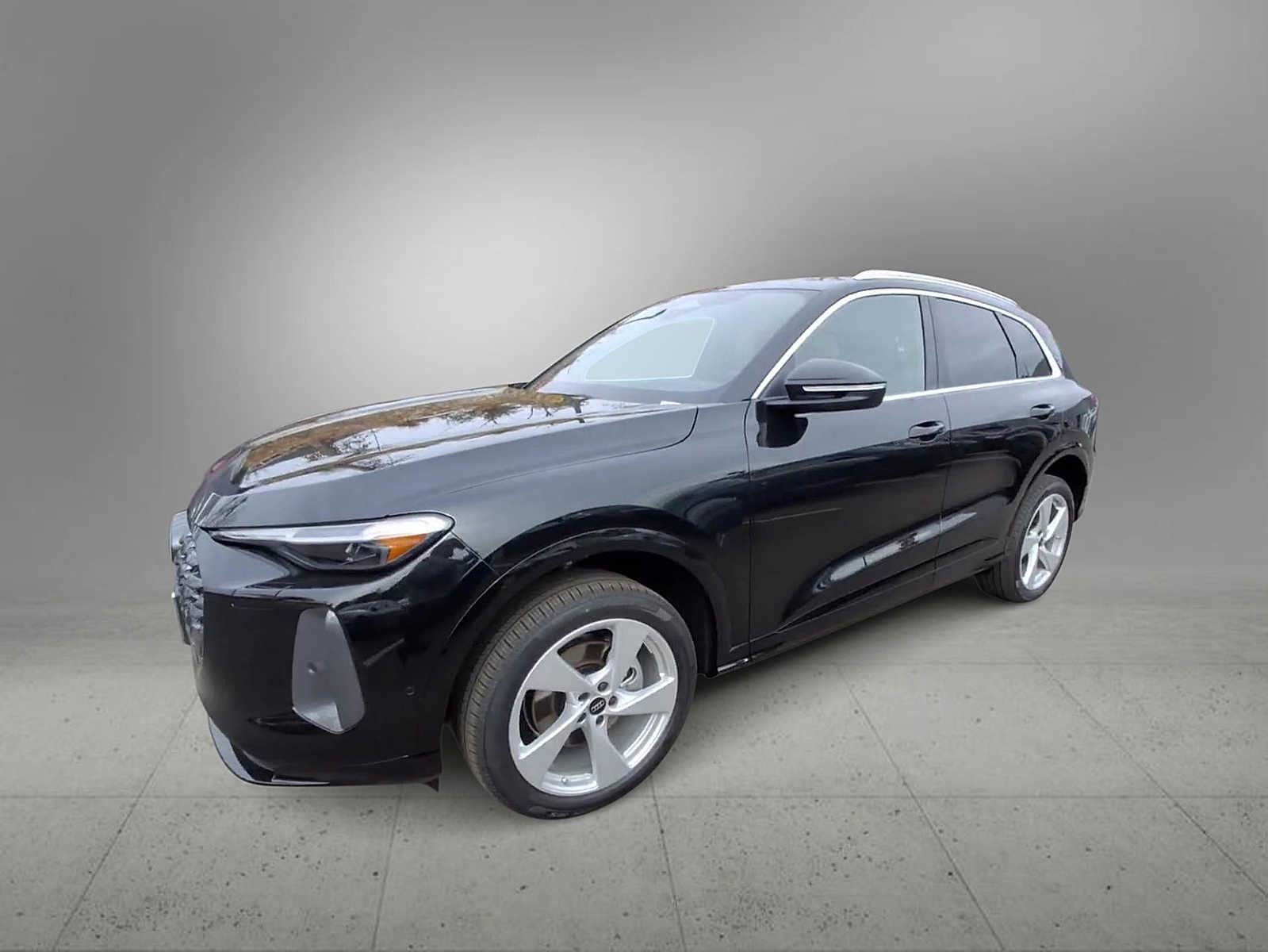 Thumbnail: 2025 Audi Q5 - 4