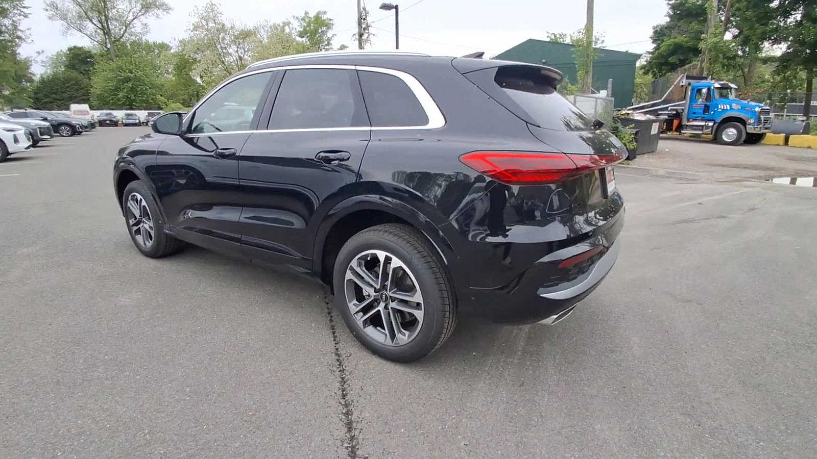 Thumbnail: 2026 Audi Q5 - 6