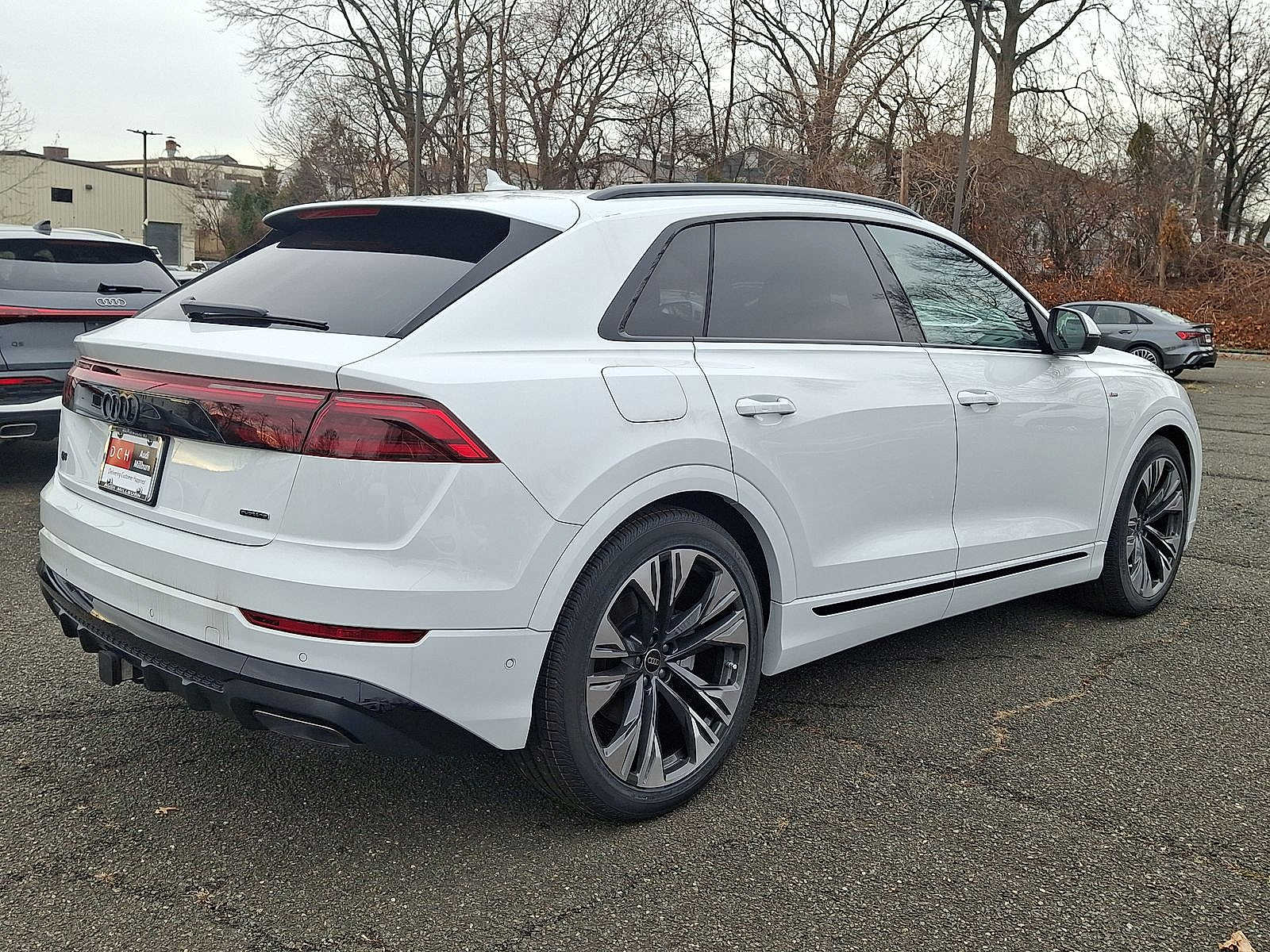 Thumbnail: 2026 Audi Q8 - 11