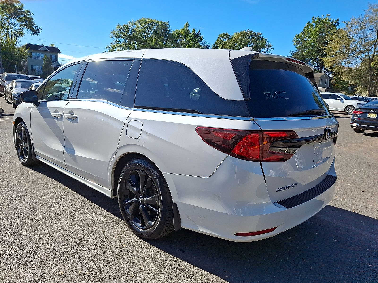 Thumbnail: 2023 Honda Odyssey - 22