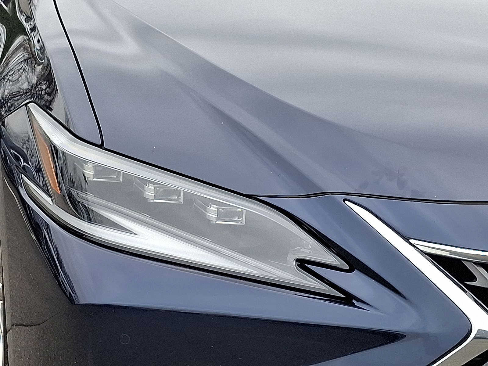 Thumbnail: 2022 Lexus ES - 28