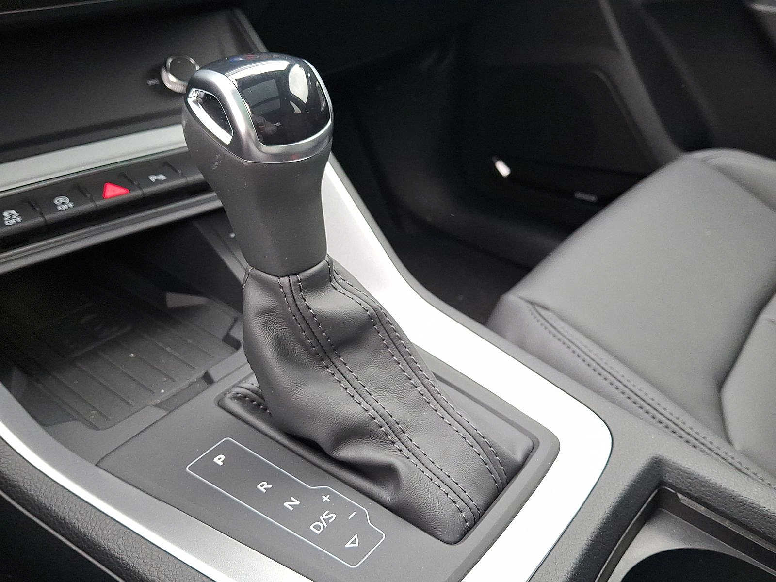 Thumbnail: 2025 Audi Q3 - 14