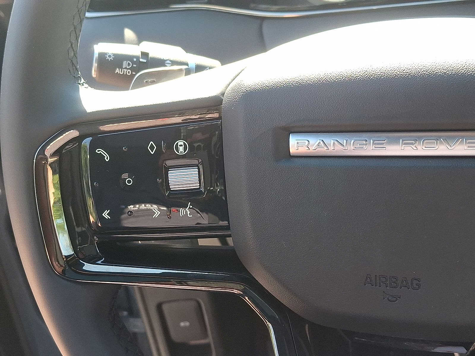 Thumbnail: 2024 Land Rover Range Rover Evoque - 15