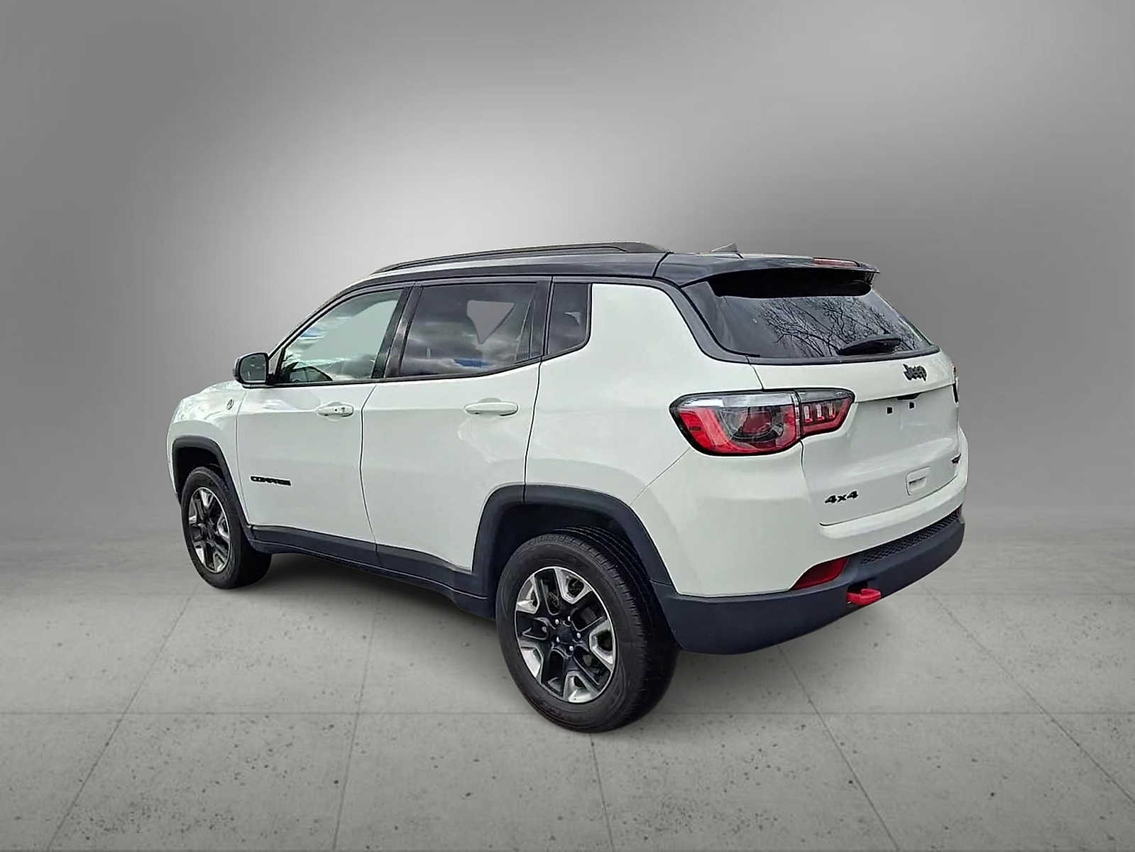 Thumbnail: 2018 Jeep Compass - 9