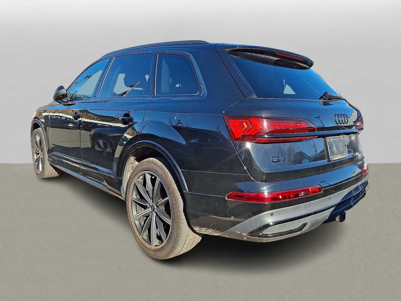 Thumbnail: 2023 Audi Q7 - 4