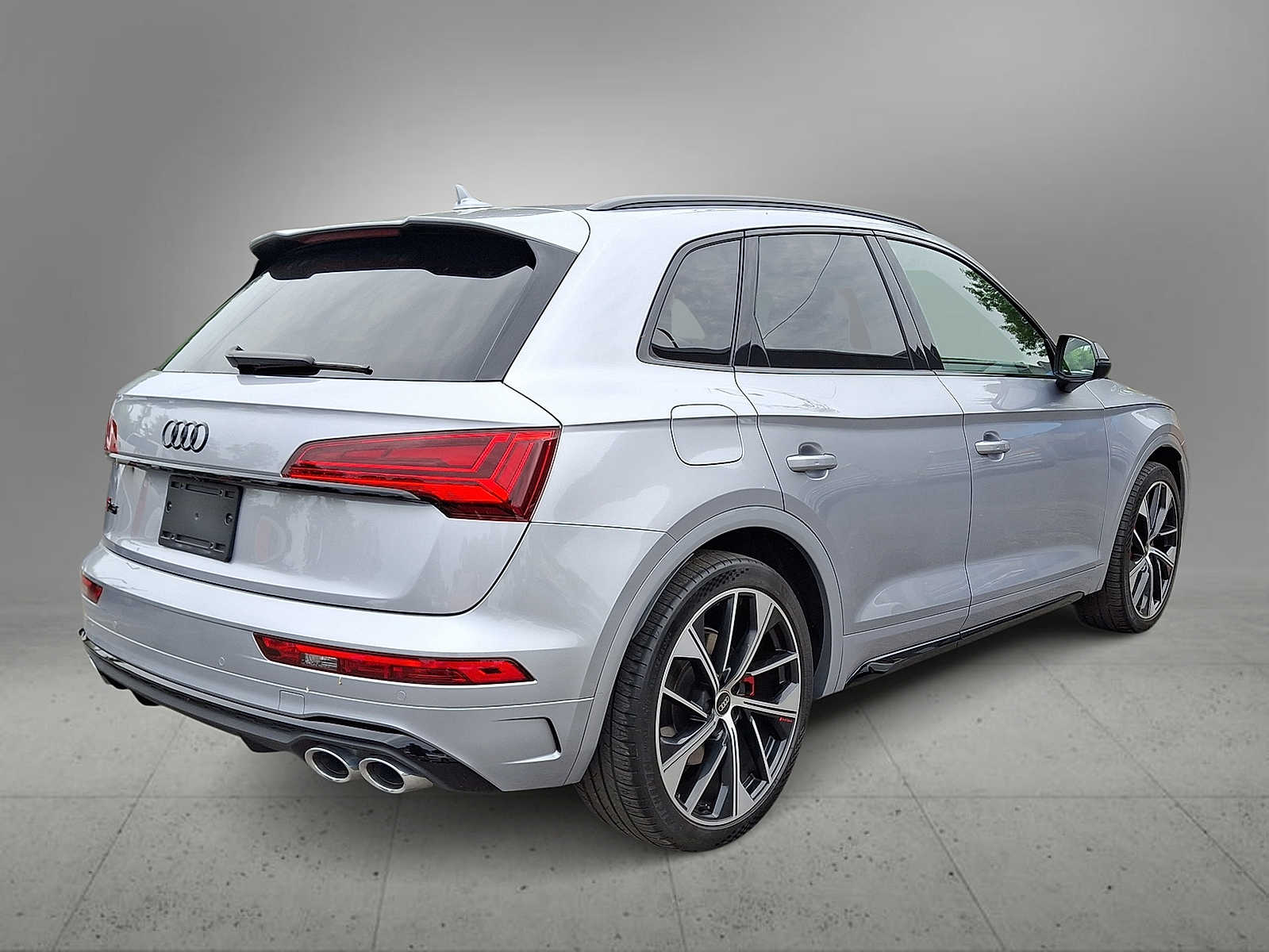 Thumbnail: 2023 Audi SQ5 - 7