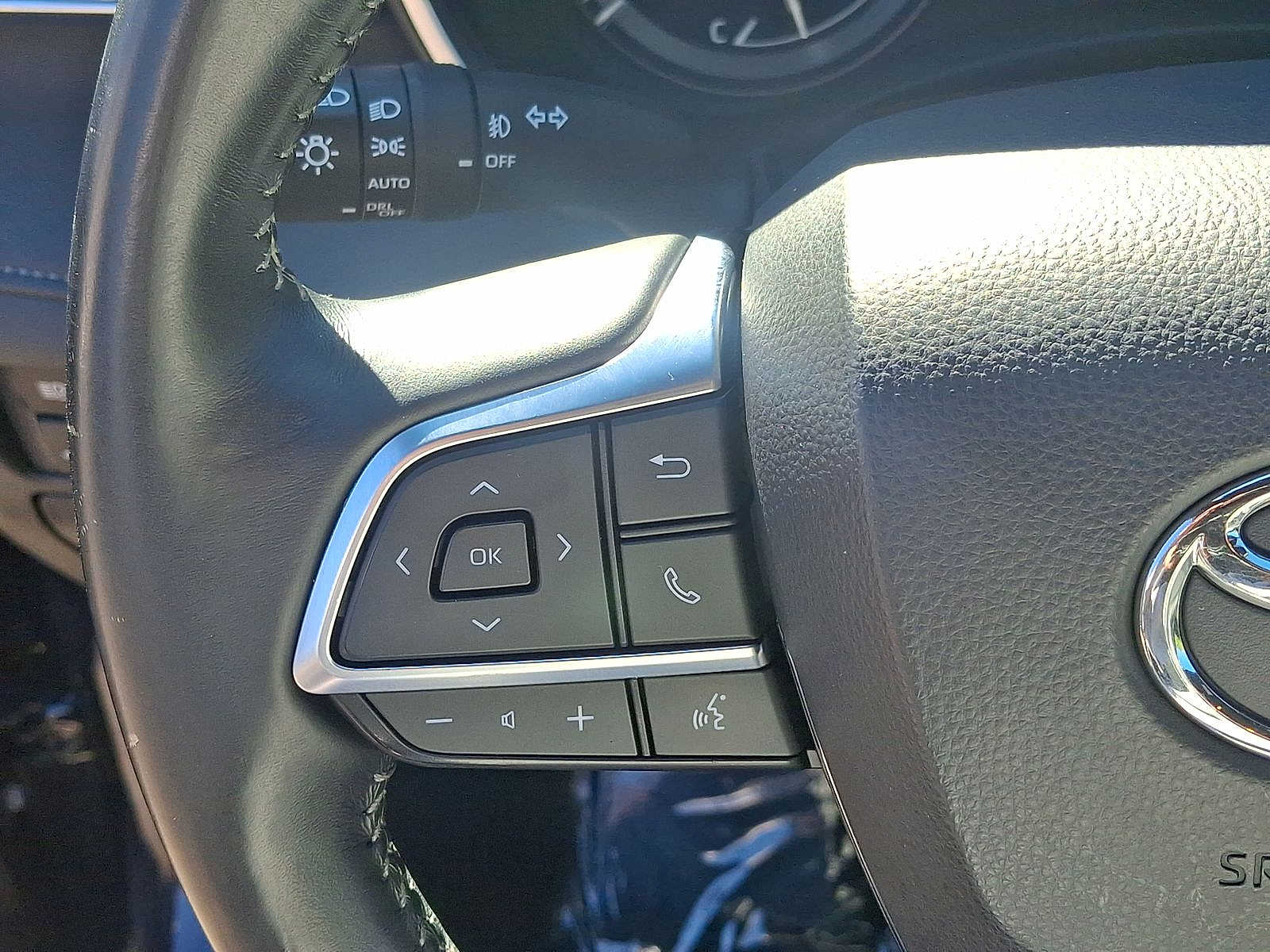 Thumbnail: 2021 Toyota Highlander - 16