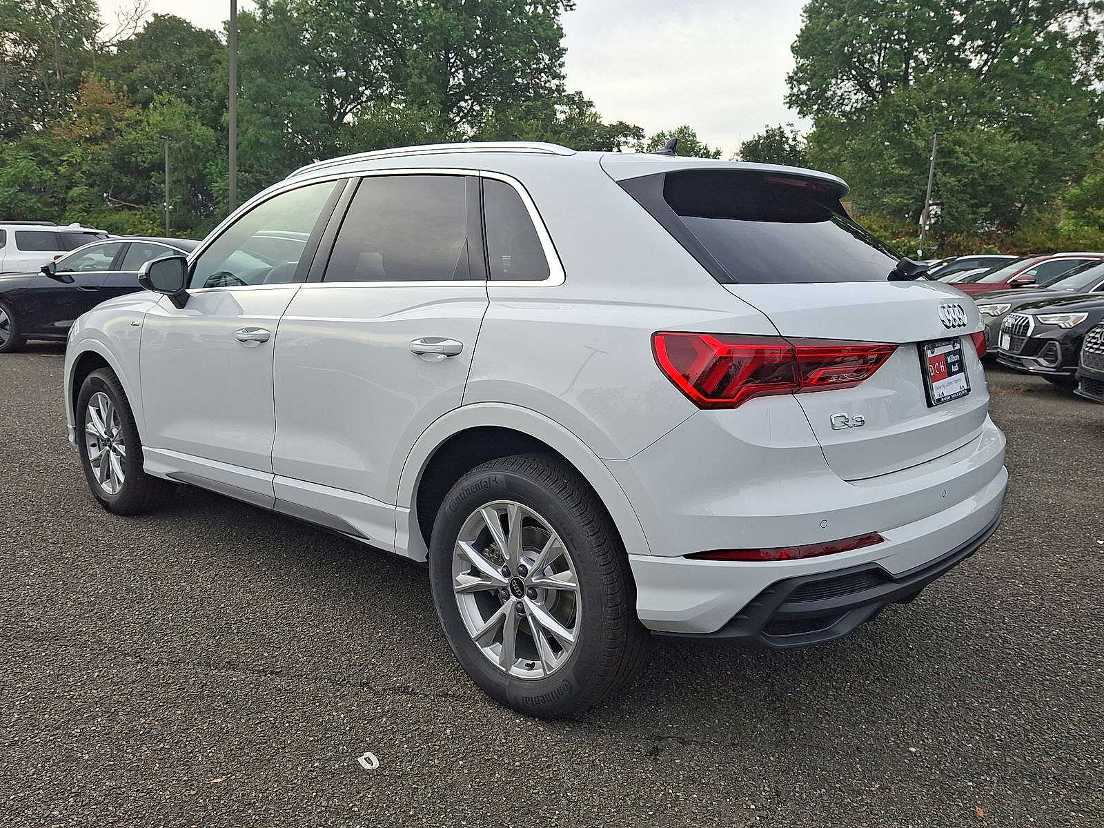 Thumbnail: 2025 Audi Q3 - 11