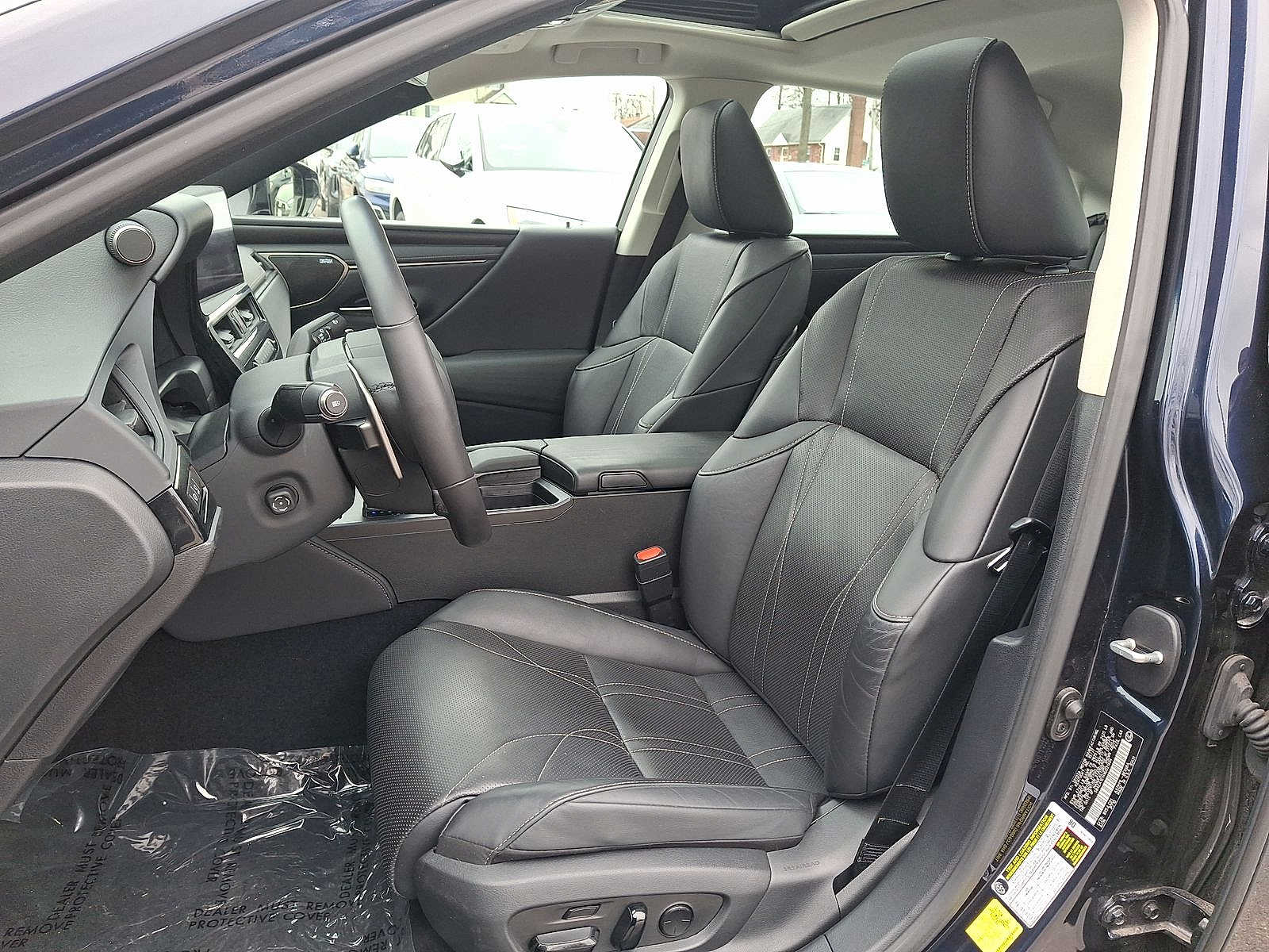 Thumbnail: 2022 Lexus ES - 11