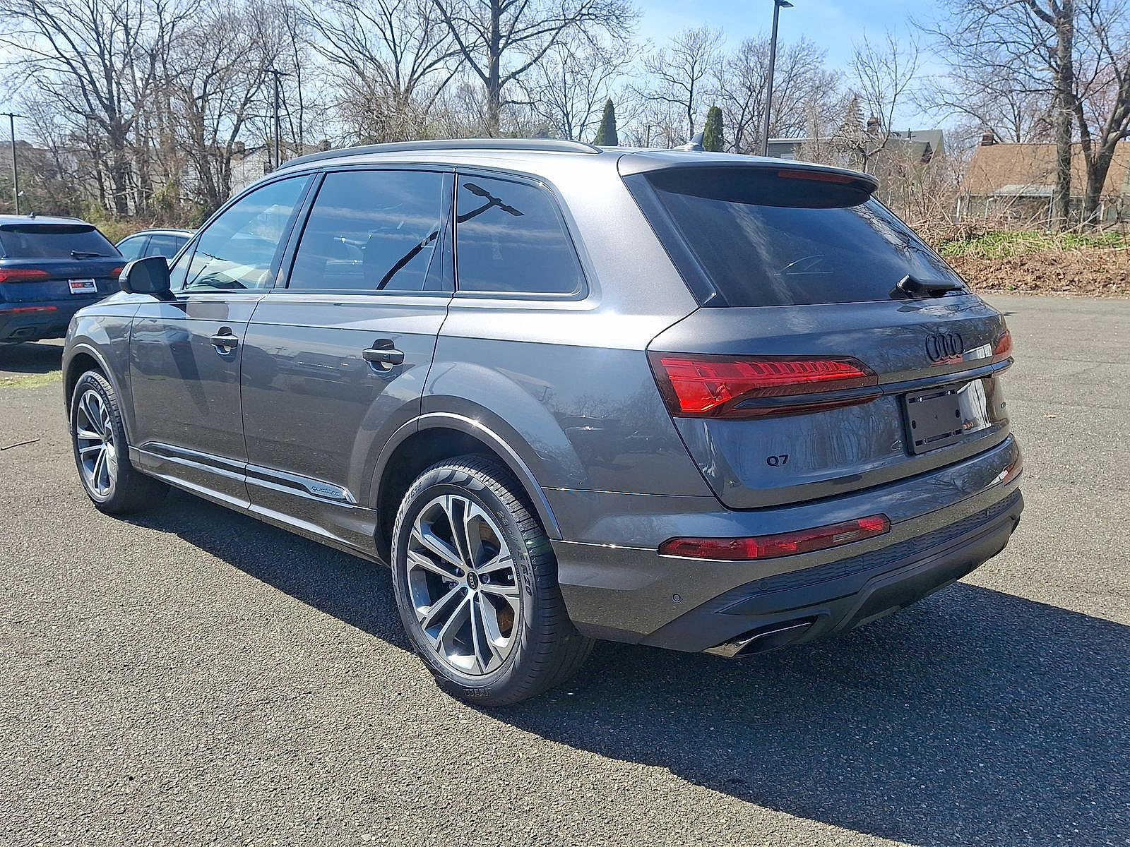 Thumbnail: 2026 Audi Q7 - 12