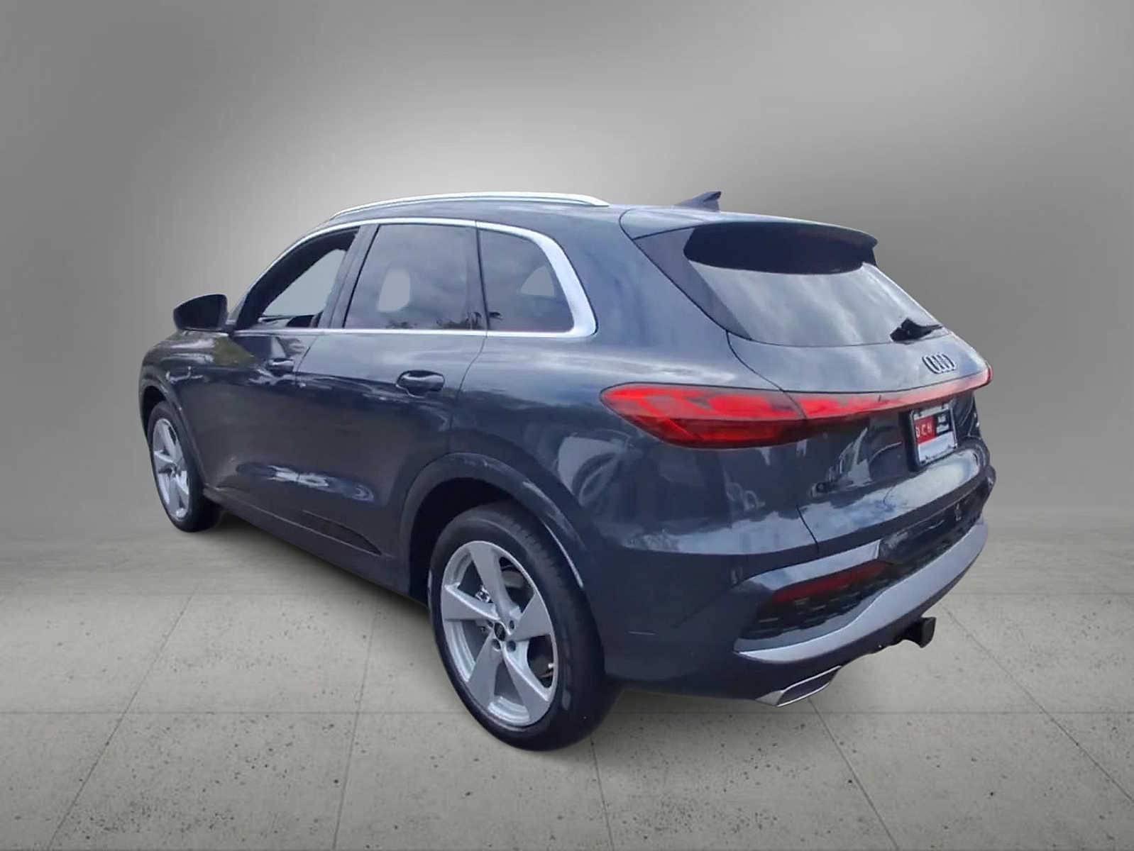 Thumbnail: 2025 Audi Q5 - 6