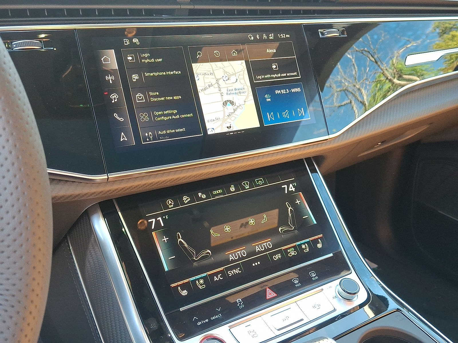 Thumbnail: 2026 Audi RS Q8 - 14