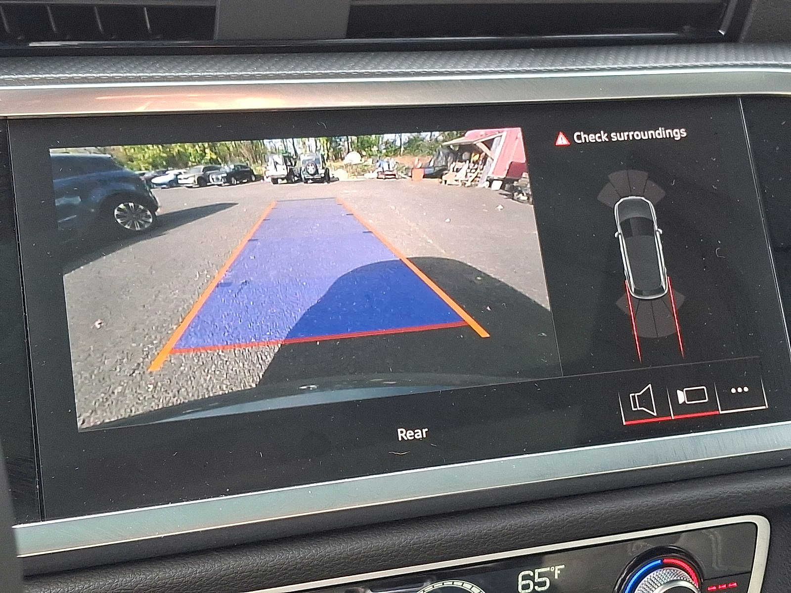 Thumbnail: 2025 Audi Q3 - 15