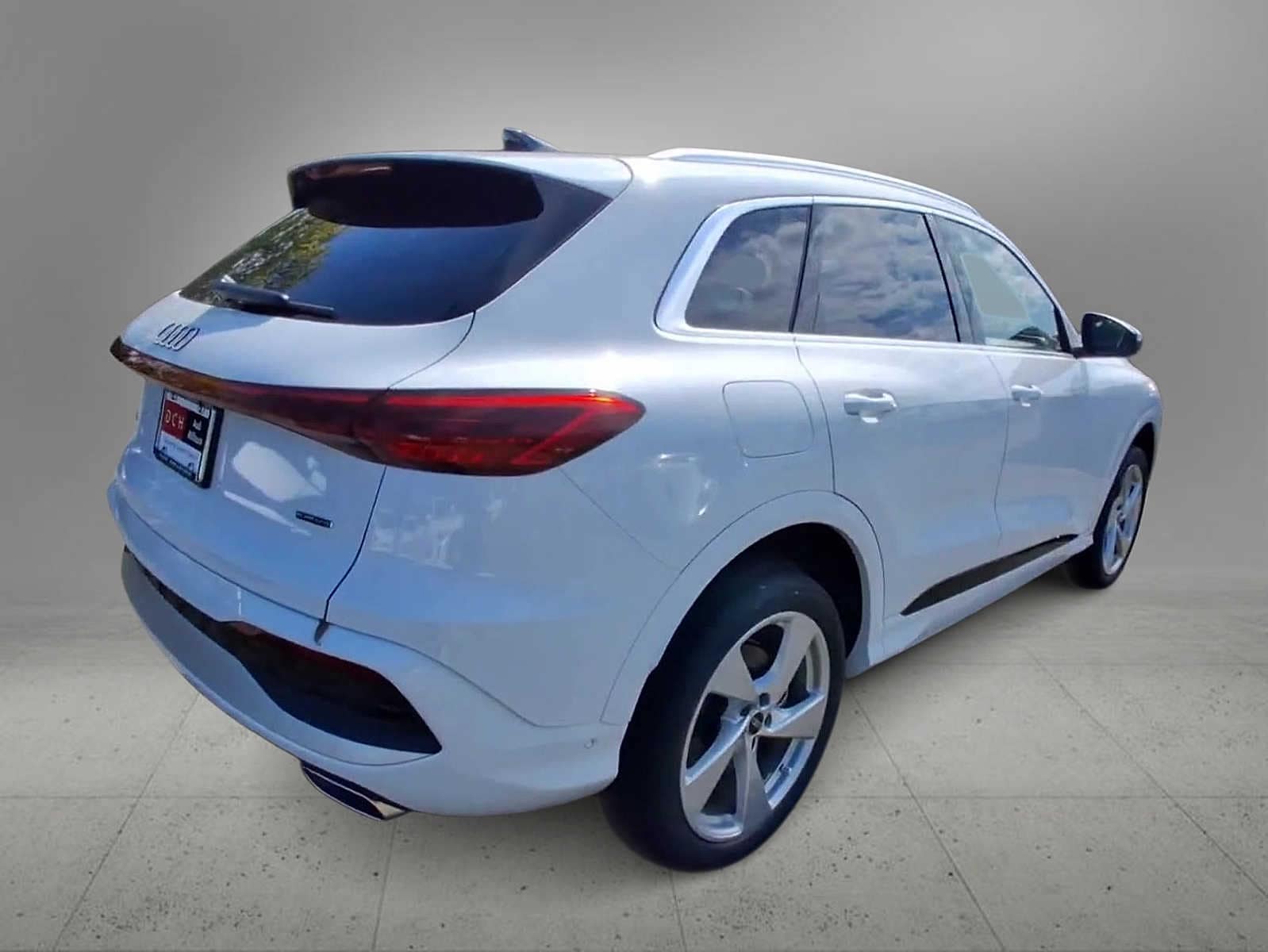 Thumbnail: 2025 Audi Q5 - 8