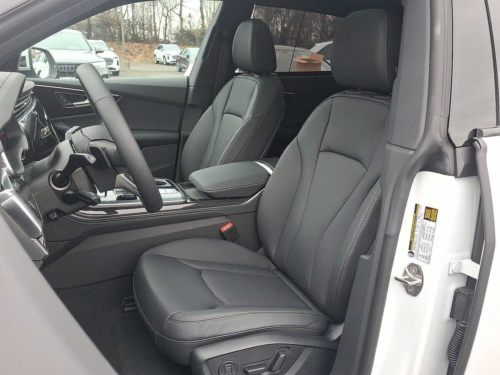 Thumbnail: 2026 Audi Q8 - 13