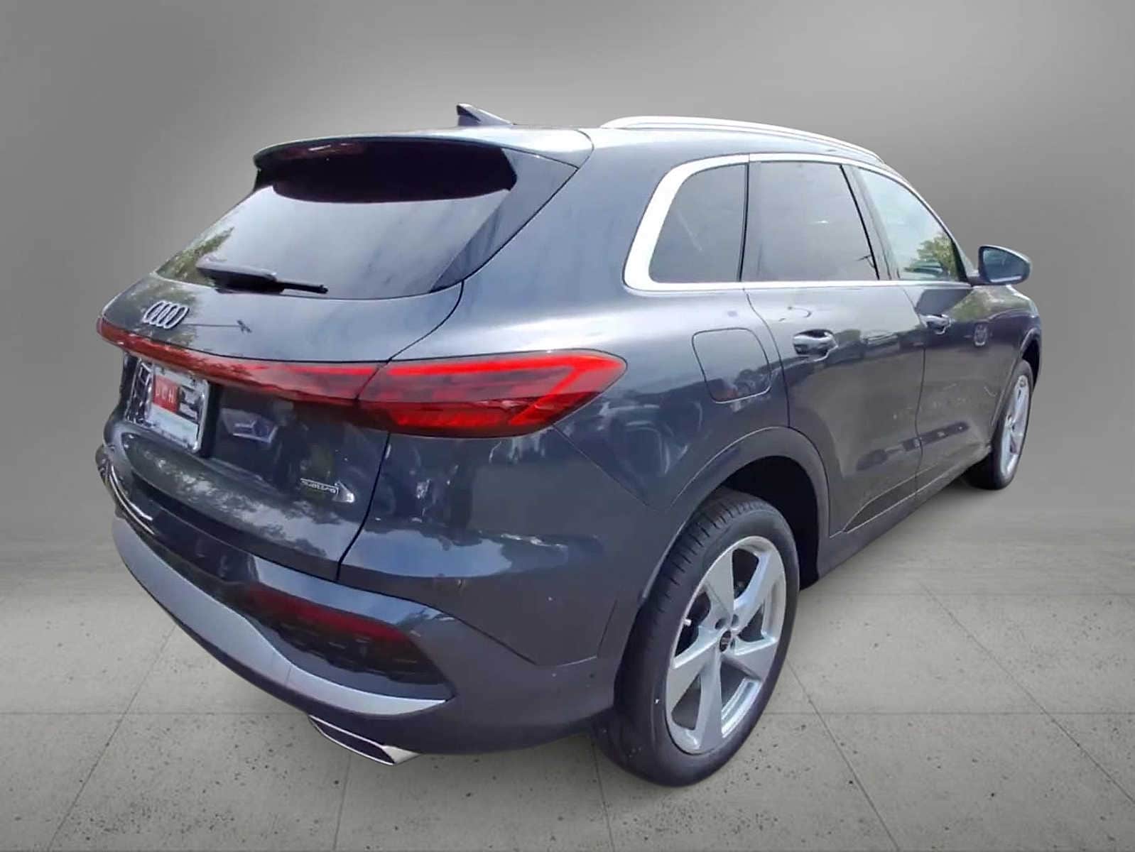 Thumbnail: 2025 Audi Q5 - 8