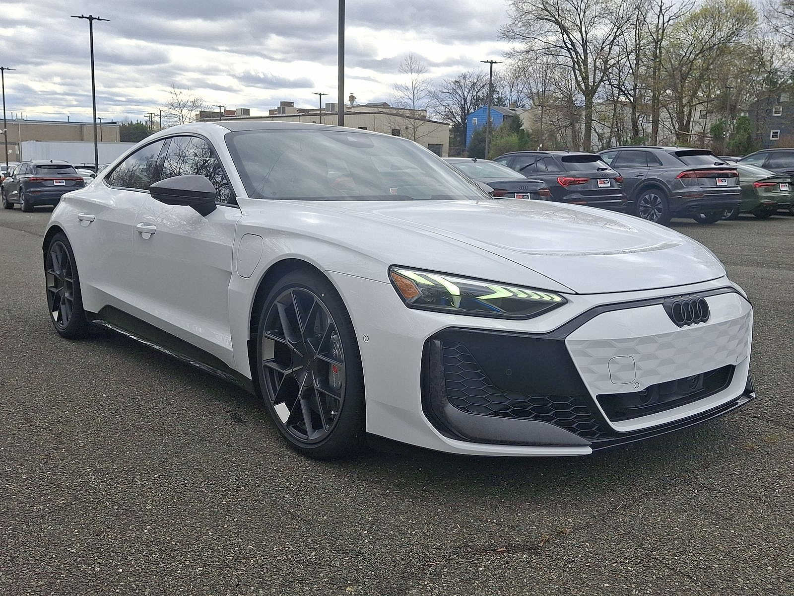 Thumbnail: 2025 Audi RS e-tron GT - 10