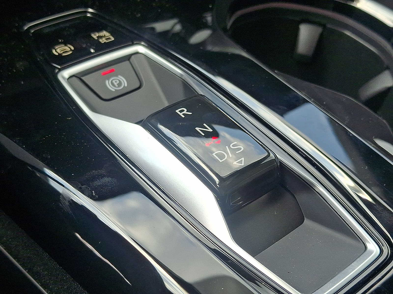 Thumbnail: 2025 Audi Q5 - 14