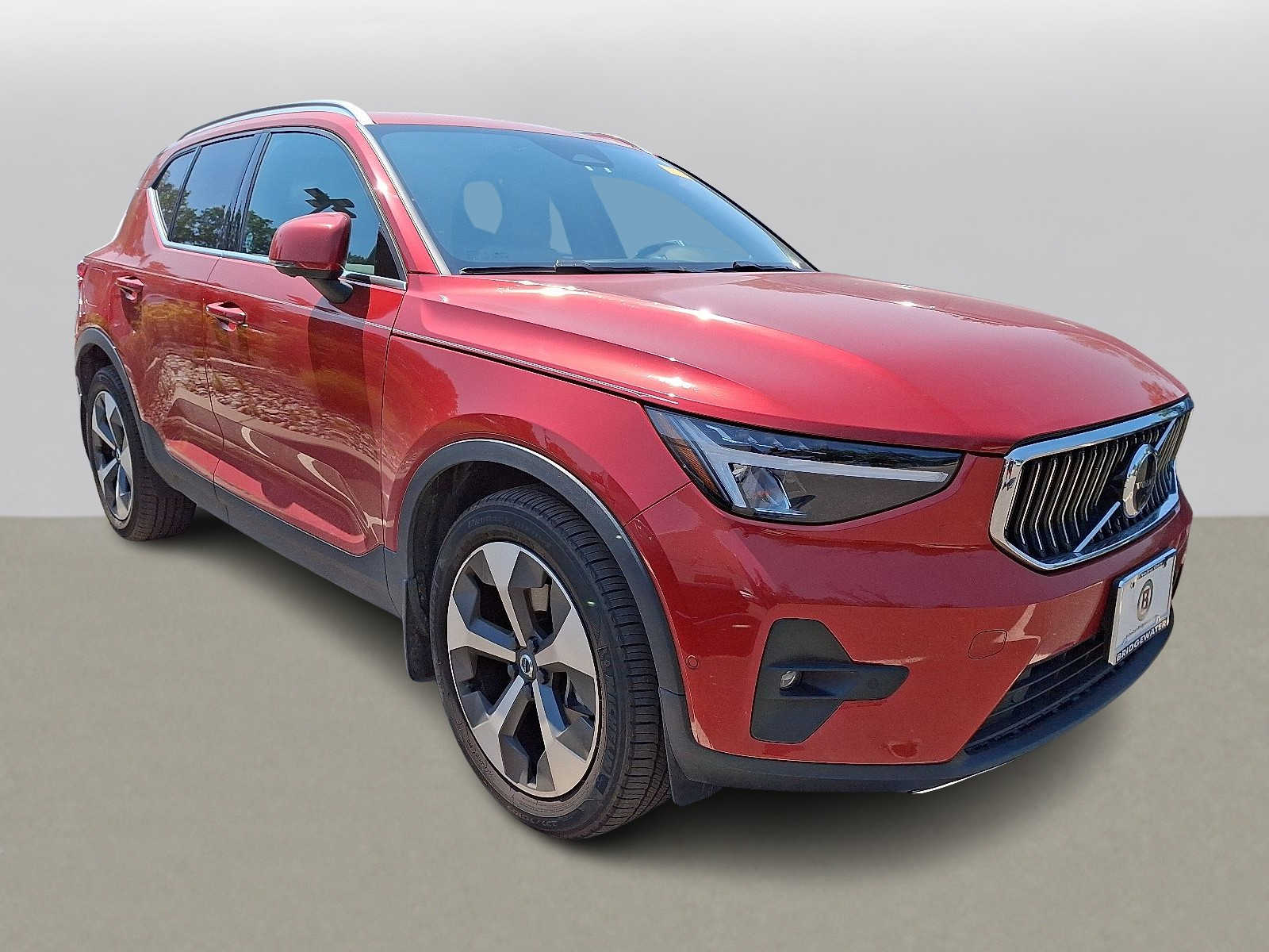 Thumbnail: 2023 Volvo XC40 - 2