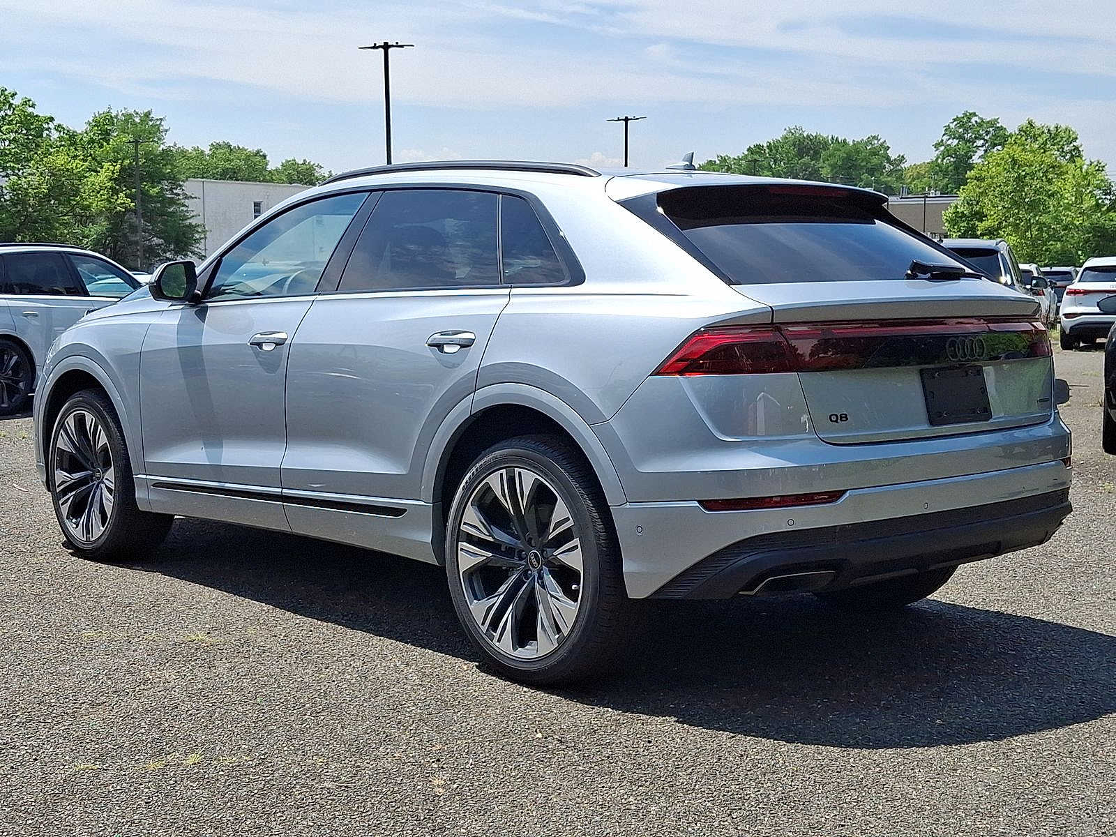 Thumbnail: 2025 Audi Q8 - 11